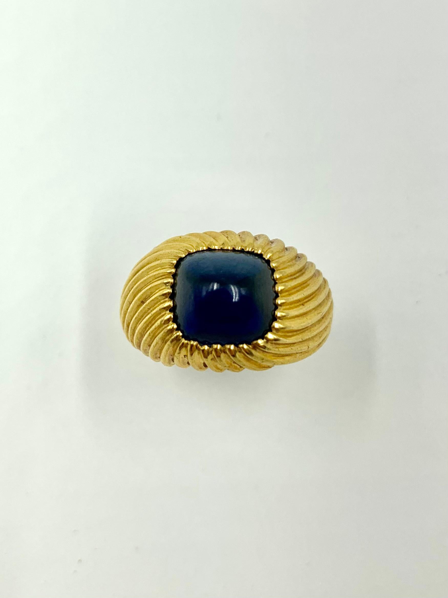 Estate 3.5 TCW Sugarloaf Sapphire 18K Yellow Gold Tourbillon Twist Signet Ring For Sale 9