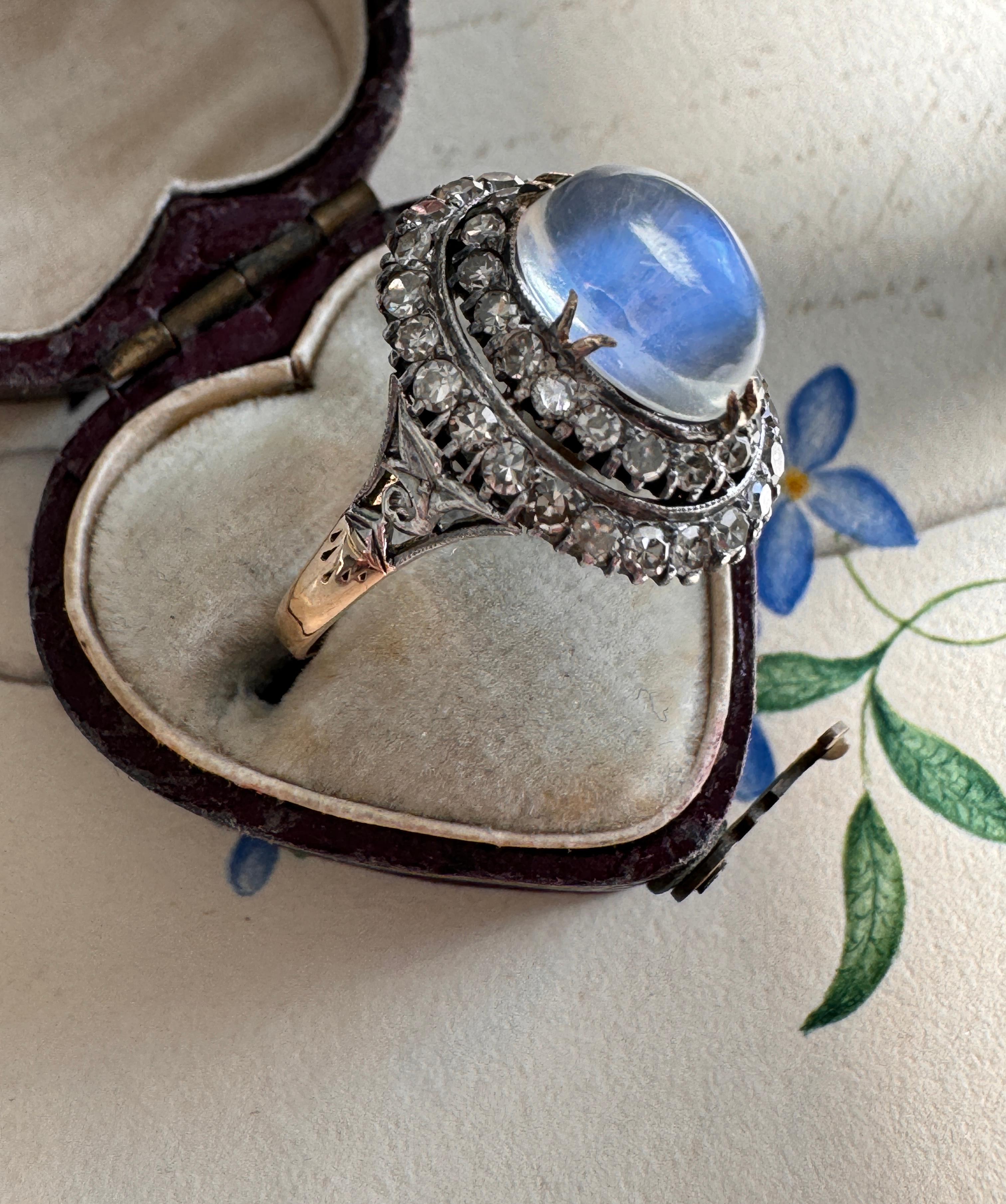 Women's Vintage Sugarloaf Moonstone and Diamond Ring