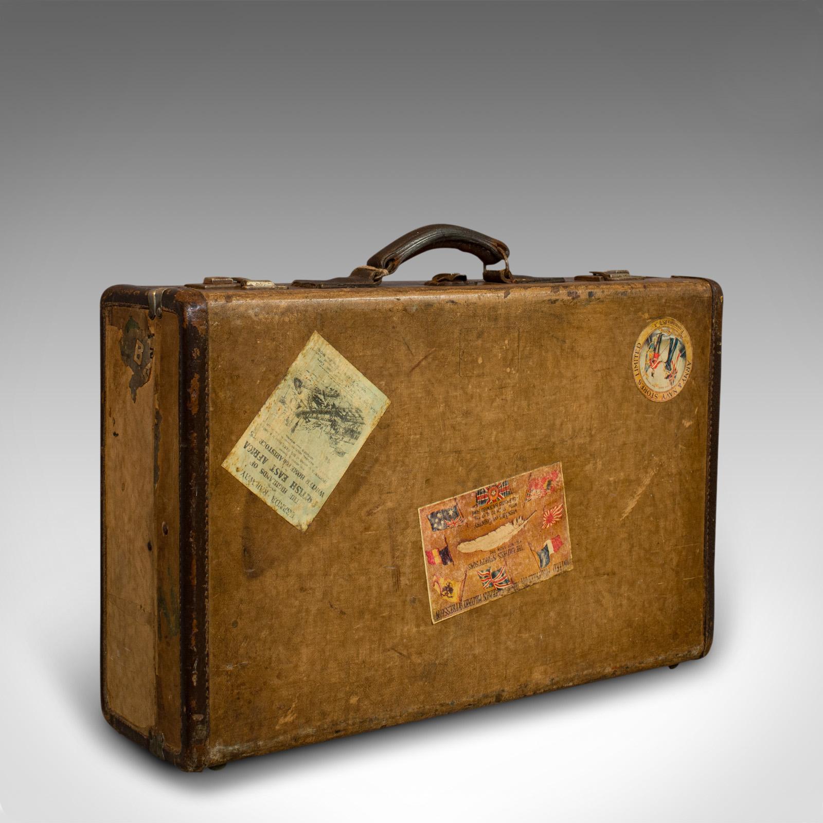Vintage Suitcase, English, Leather Bound, Travel Case, Decoration, 20th Century In Good Condition In Hele, Devon, GB