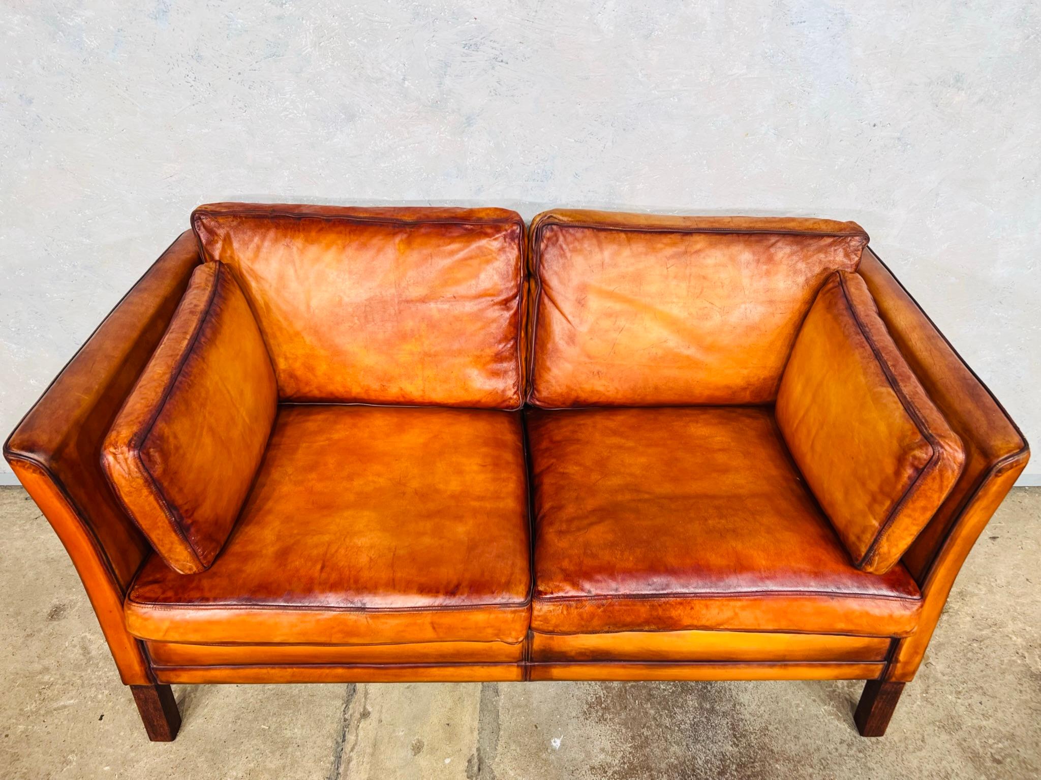 Vintage Suite Hans Mogensen 70s Tan Two Seater Three Seater Leather Sofa In Good Condition In Lewes, GB