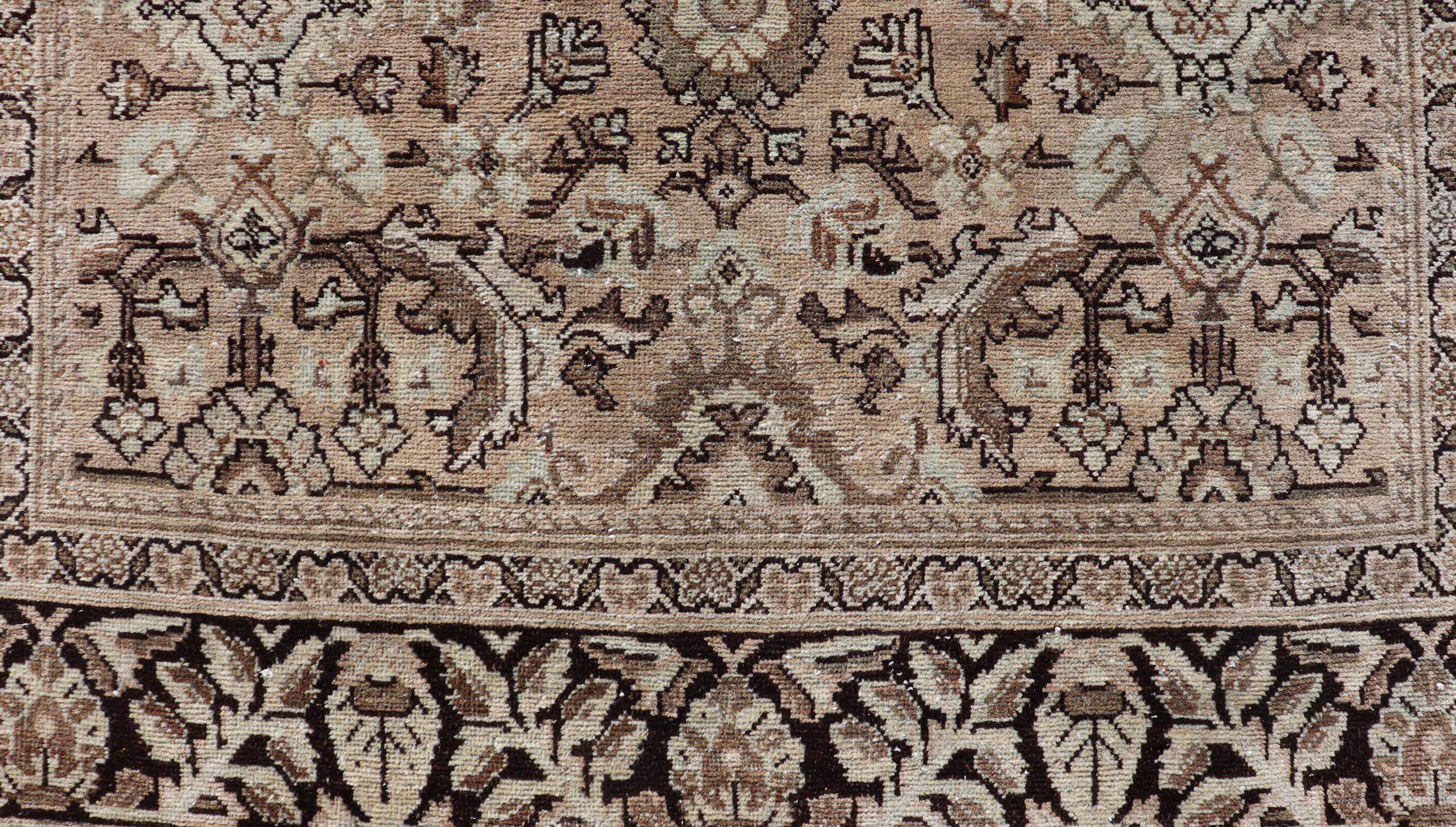 Vintage Sultanabad-Mahal Rug with All-Over Sub-Geometric Medallion Design For Sale 3
