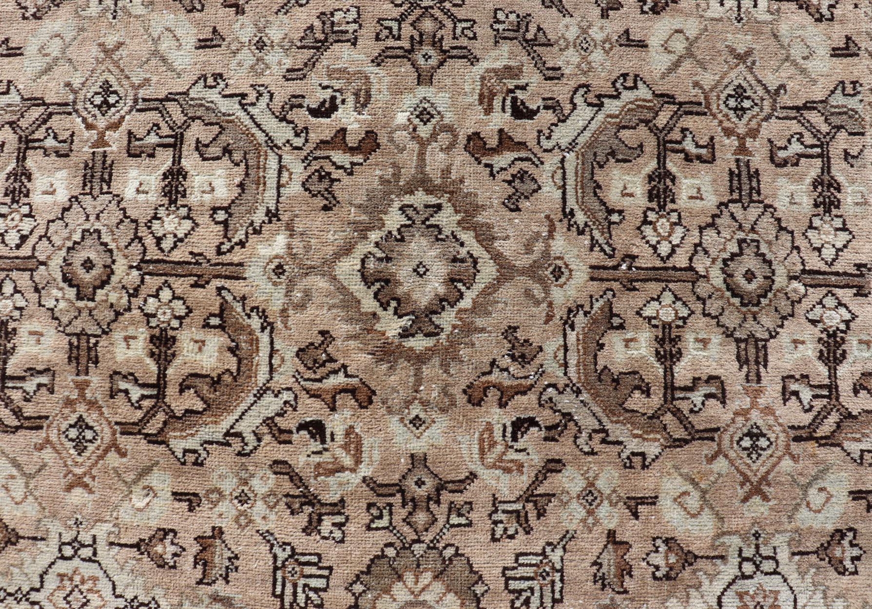 Vintage Sultanabad-Mahal Rug with All-Over Sub-Geometric Medallion Design For Sale 1