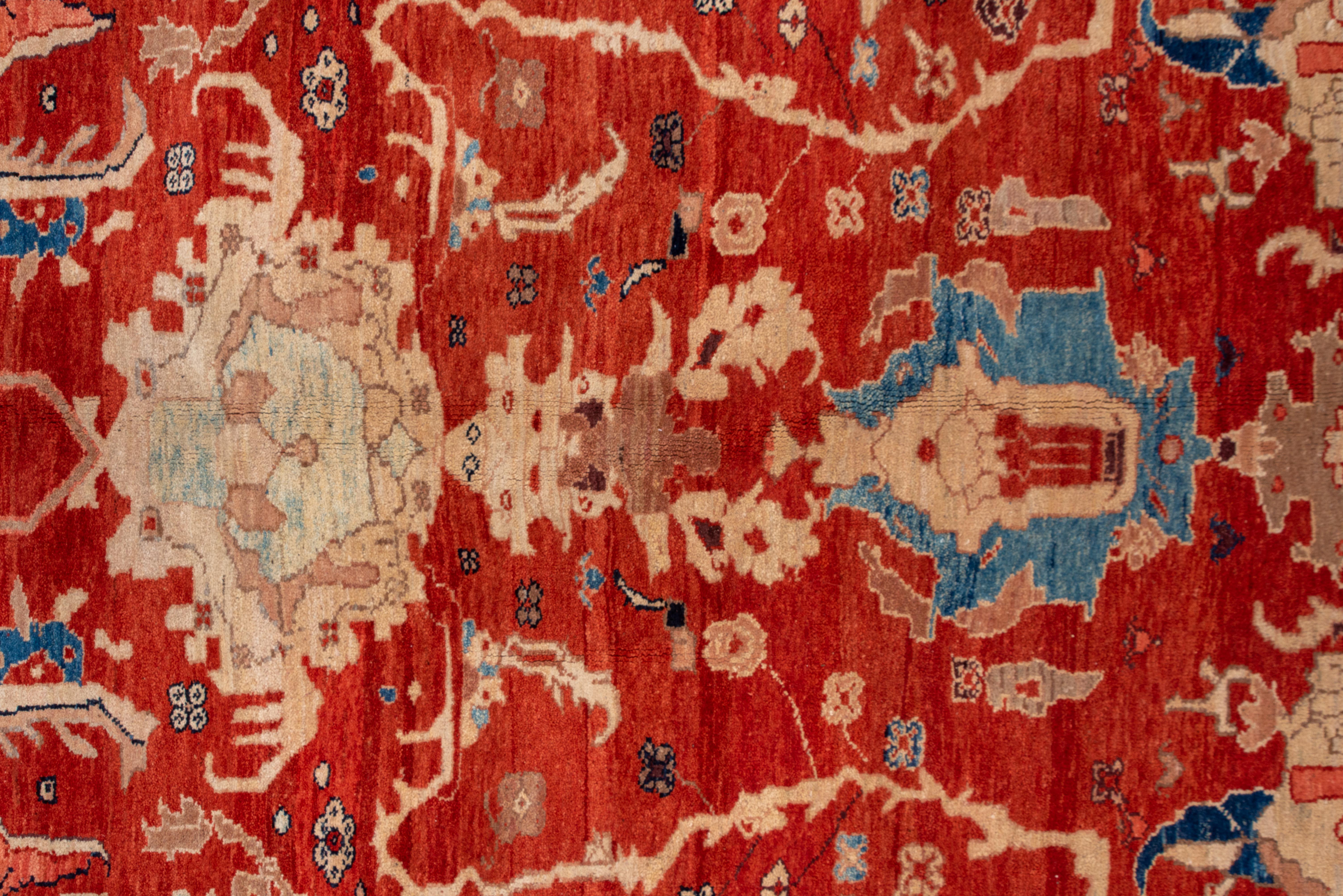 Sultanabad Rugs d'epoca con campo rosso ruggine e motivi di medaglioni Heriz in scala maggiore in vendita 1