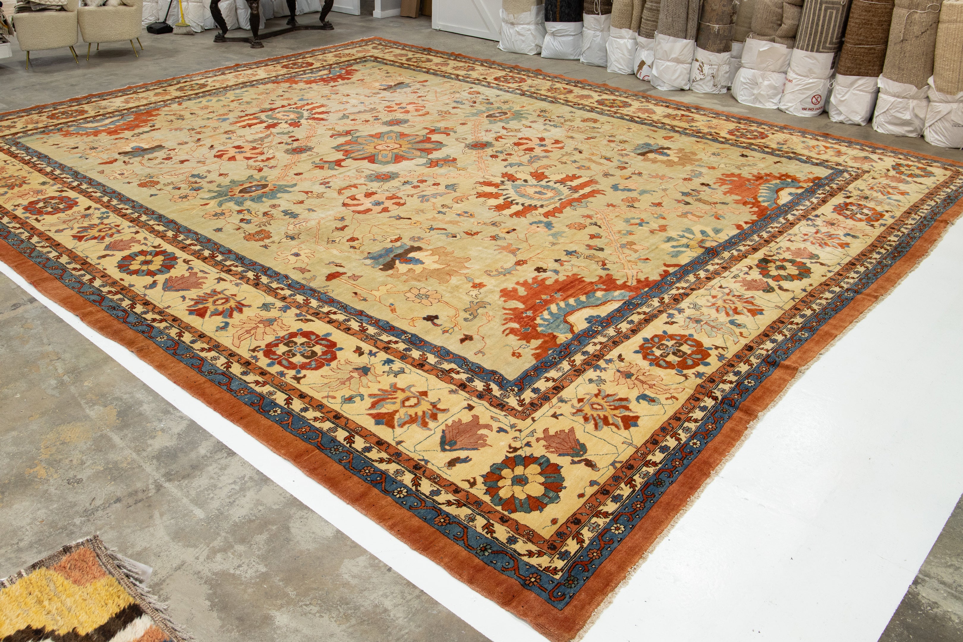 Vintage Sultanabad Wollteppich Handmade in Blau mit Rust Floral Design (Handgeknüpft) im Angebot