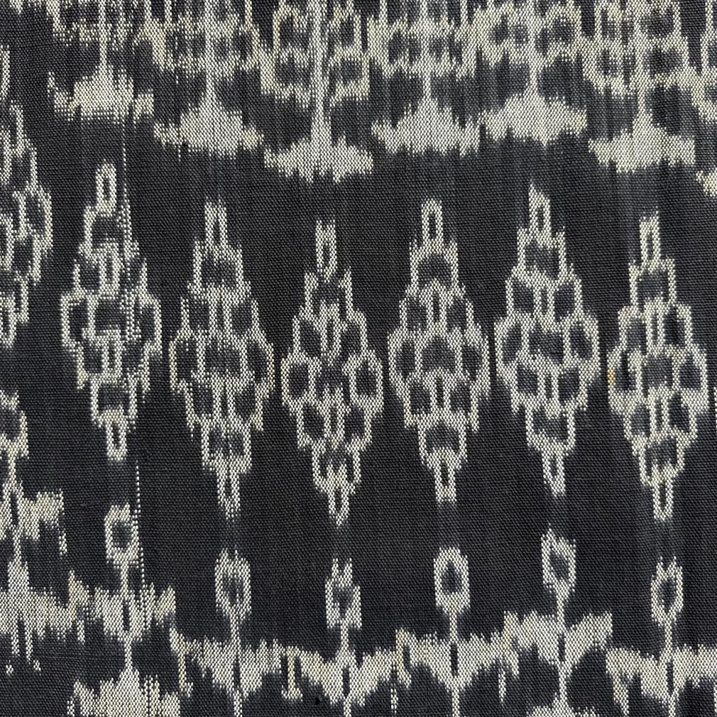 Textil vintage guatemalteco de ikat azul y blanco Guatemalteco en venta