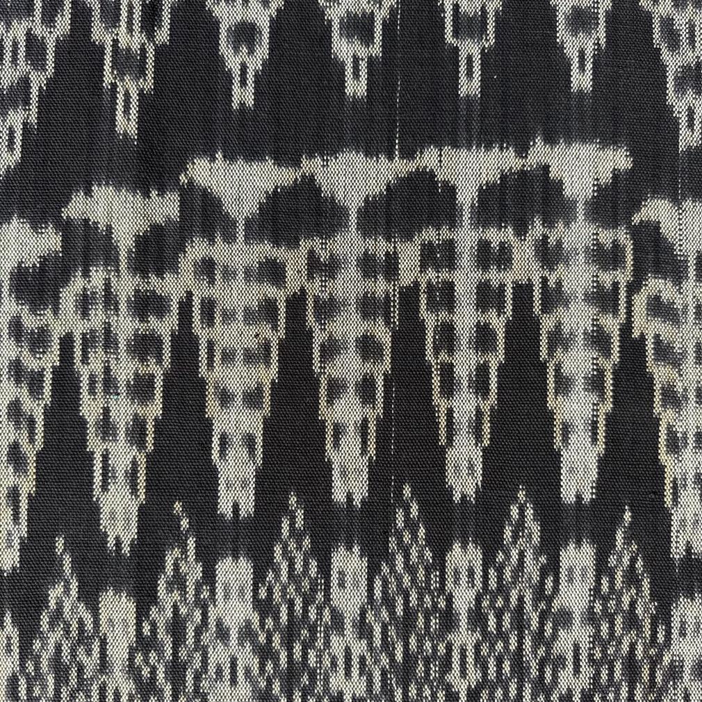 Textil vintage guatemalteco de ikat azul y blanco finales del siglo XX en venta