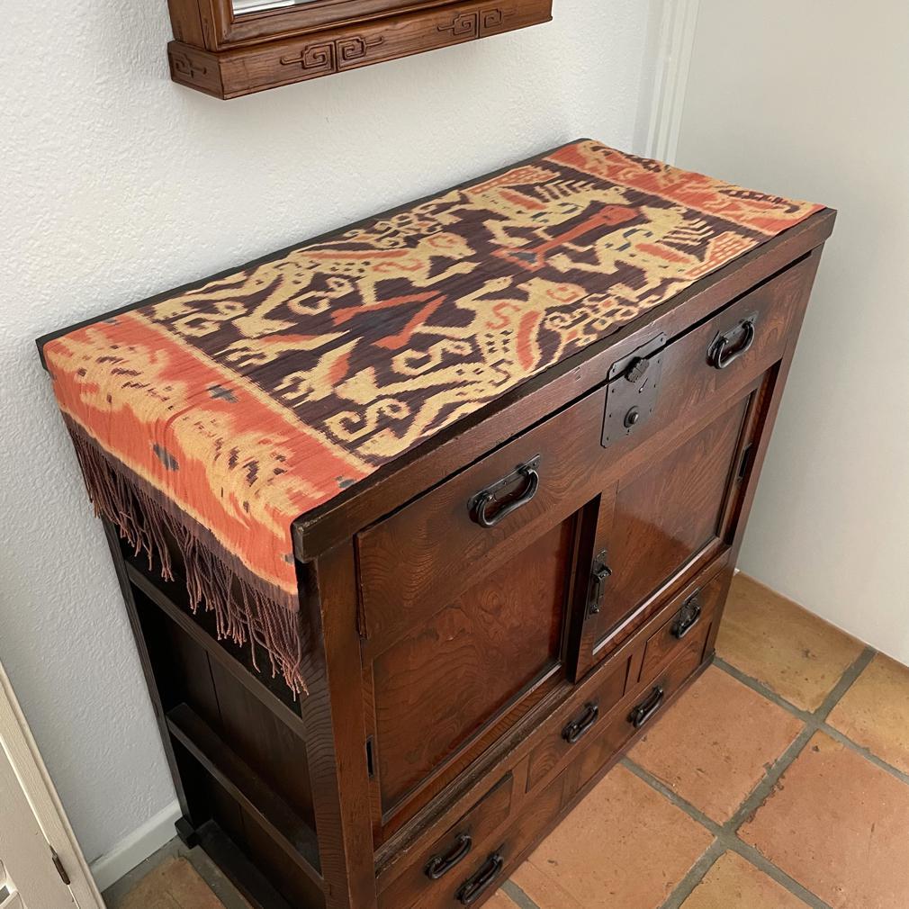 Vintage Sumba Slendang Paño de Hombro/Escarpa/Colgante de Pared con Diseño de Animales en Bueno estado para la venta en Point Richmond, CA