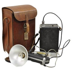 Vintage Sun Lite II Speed Flash and Portable Battery Pack in Brown Leather Case