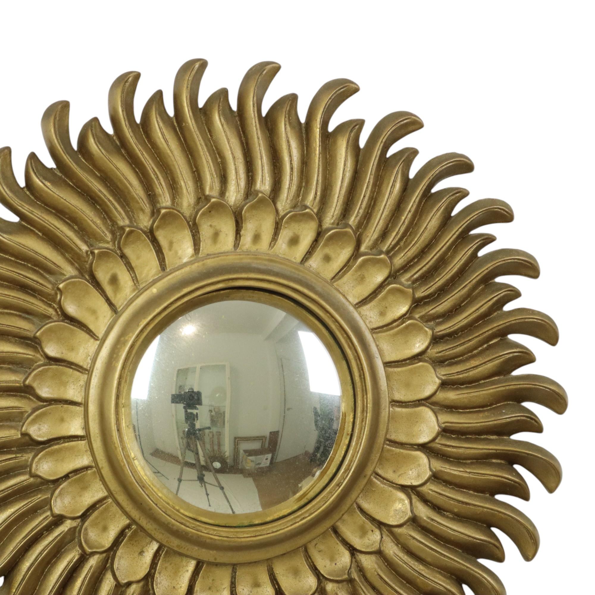 Vintage Sun Mirror Sunburst Spiegel konvex Gold Harz 42cm im Zustand „Gut“ im Angebot in Poperinge, BE