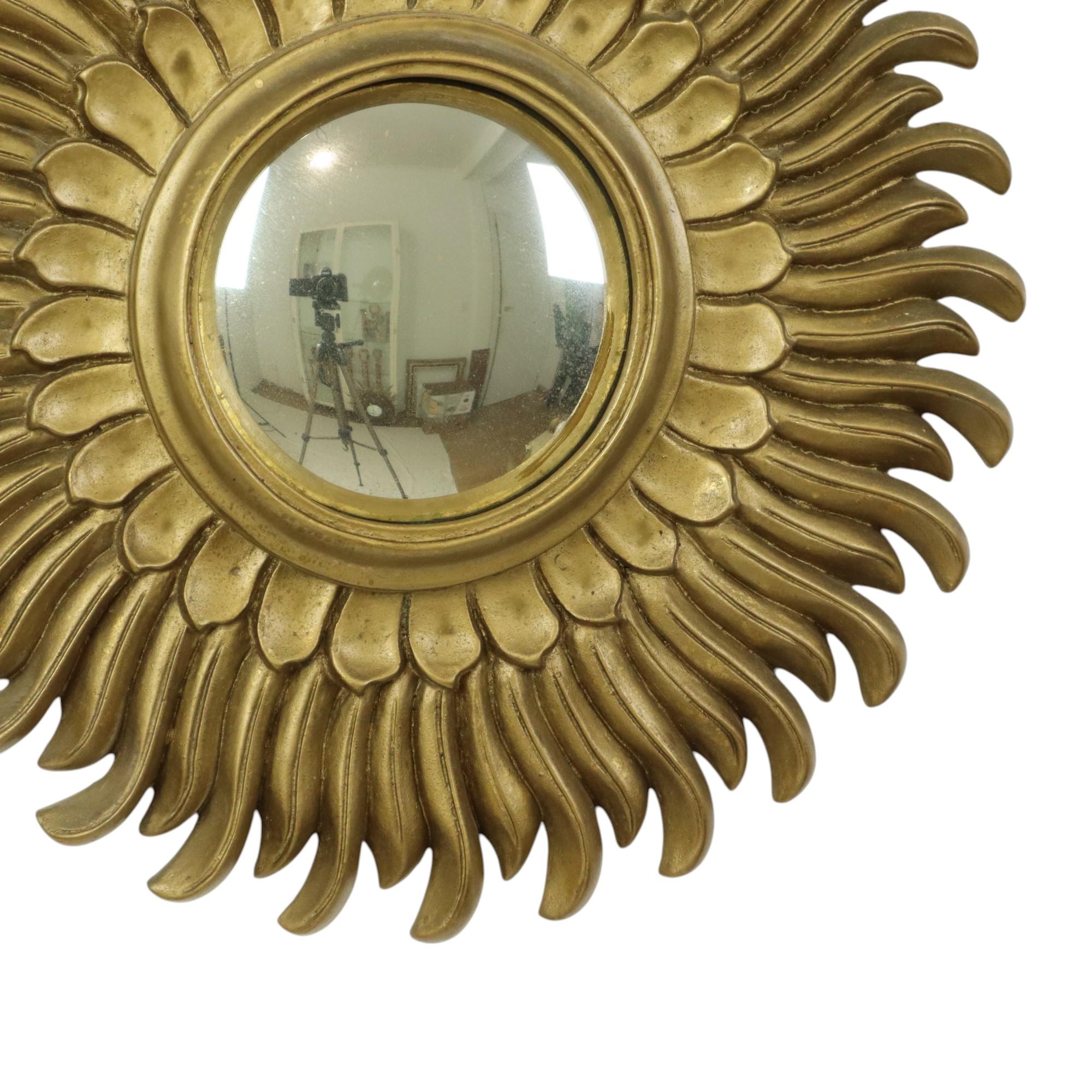 Vintage Sun Mirror Sunburst Spiegel konvex Gold Harz 42cm (20. Jahrhundert) im Angebot
