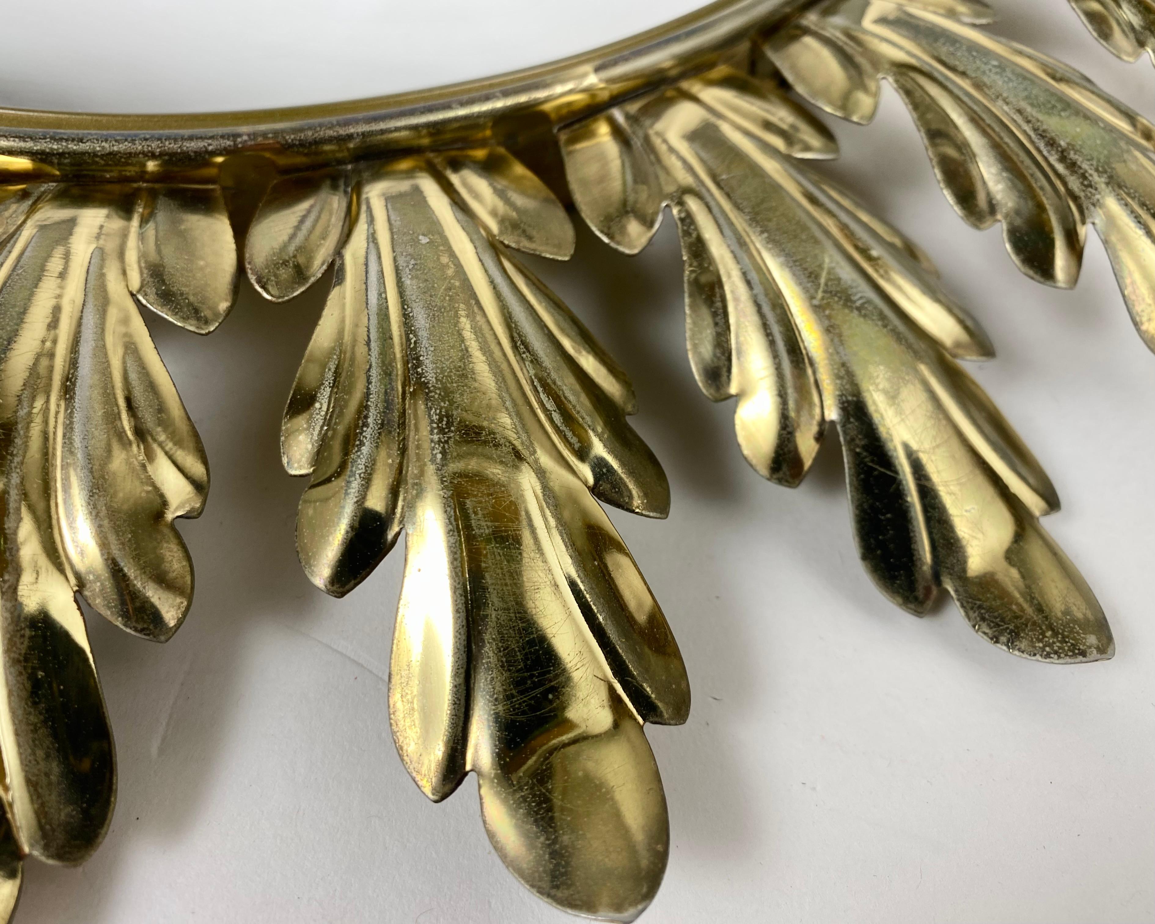 Vintage Sunburst Wall Mirror in Solid Oak Leaves Metal Frame, Belgium, 1950s In Excellent Condition For Sale In Bastogne, BE