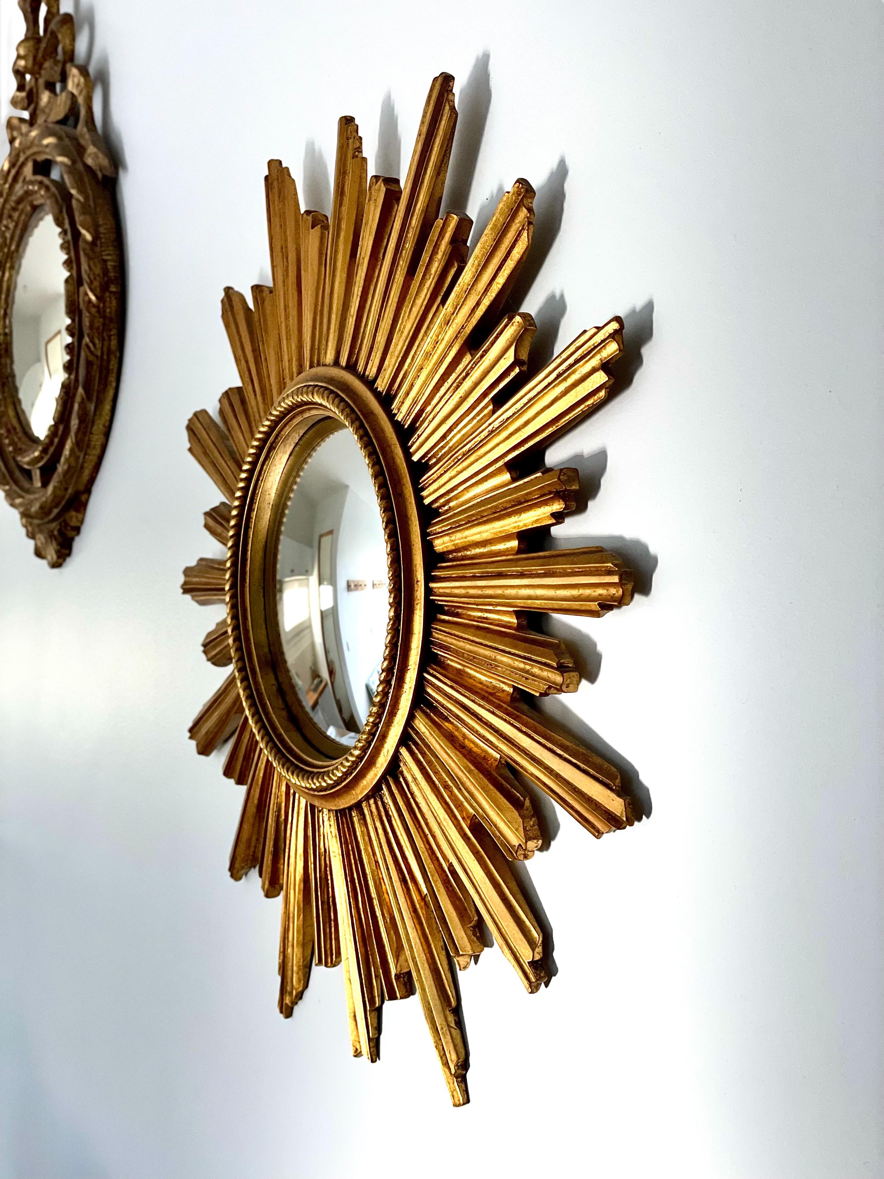 Vintage Sunburst Wall Mirror with Convex Plate In Good Condition For Sale In LA CIOTAT, FR