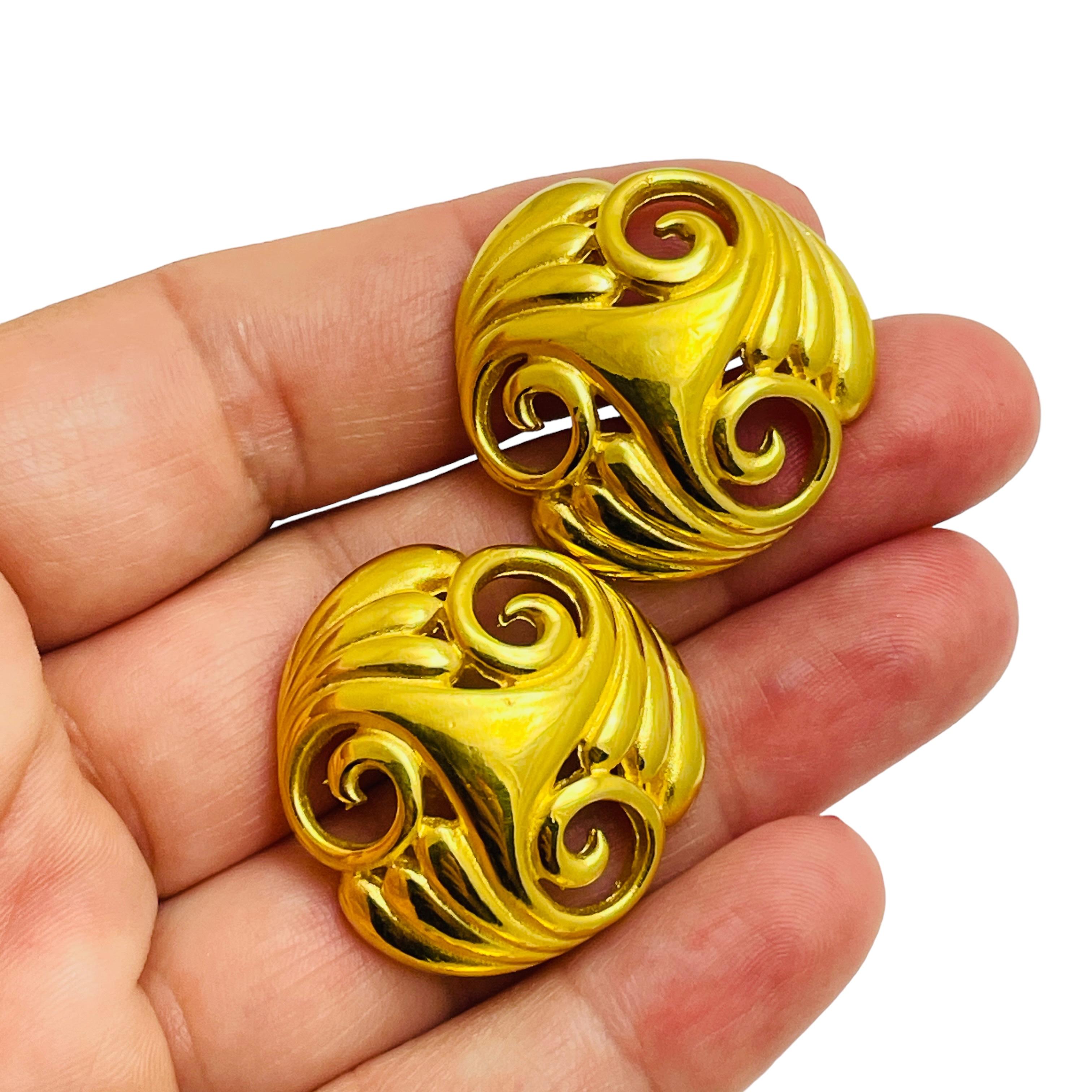 Women's Vintage SUNG signed gold designer earrings For Sale