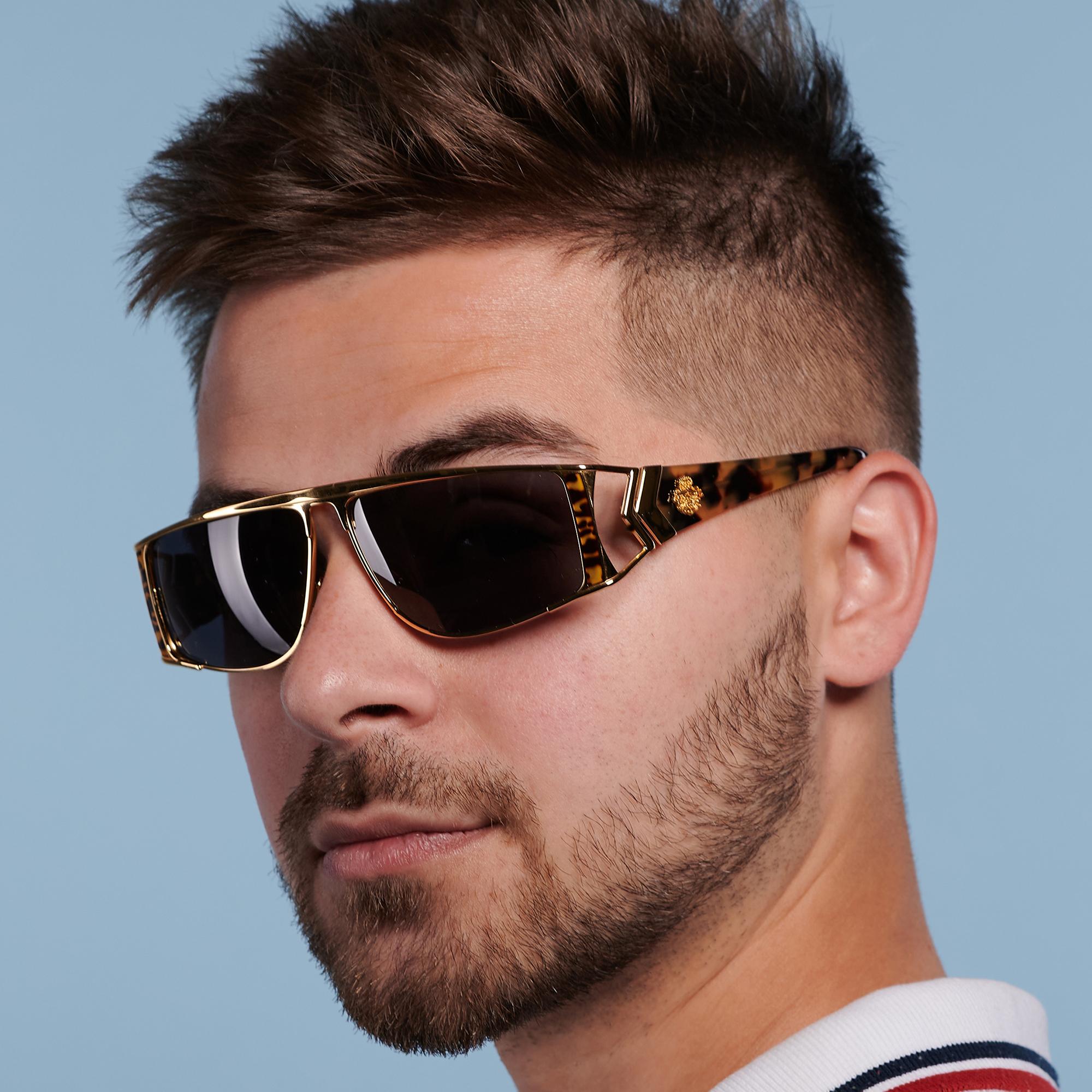 Vintage-Sonnenbrille von Von Furstenberg, hergestellt in Italien. Gold-Flugzeuge für Damen oder Herren im Angebot