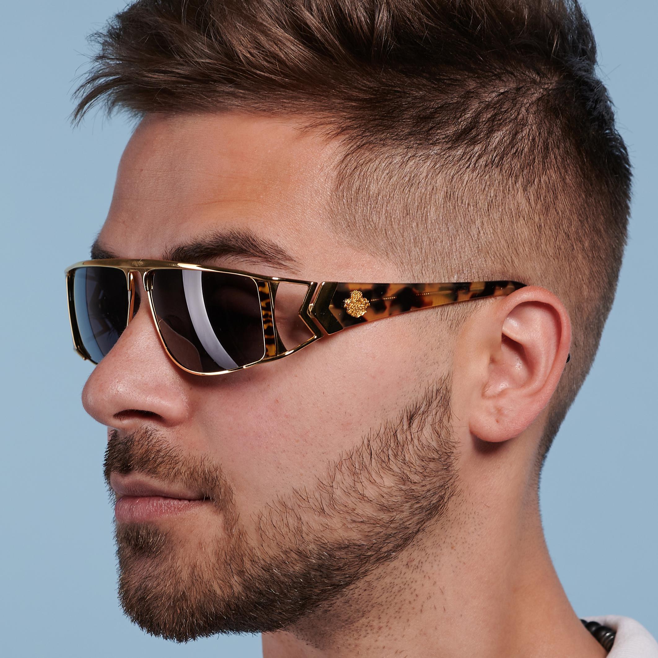 Vintage-Sonnenbrille von Von Furstenberg, hergestellt in Italien. Gold-Flugzeuge im Angebot 2