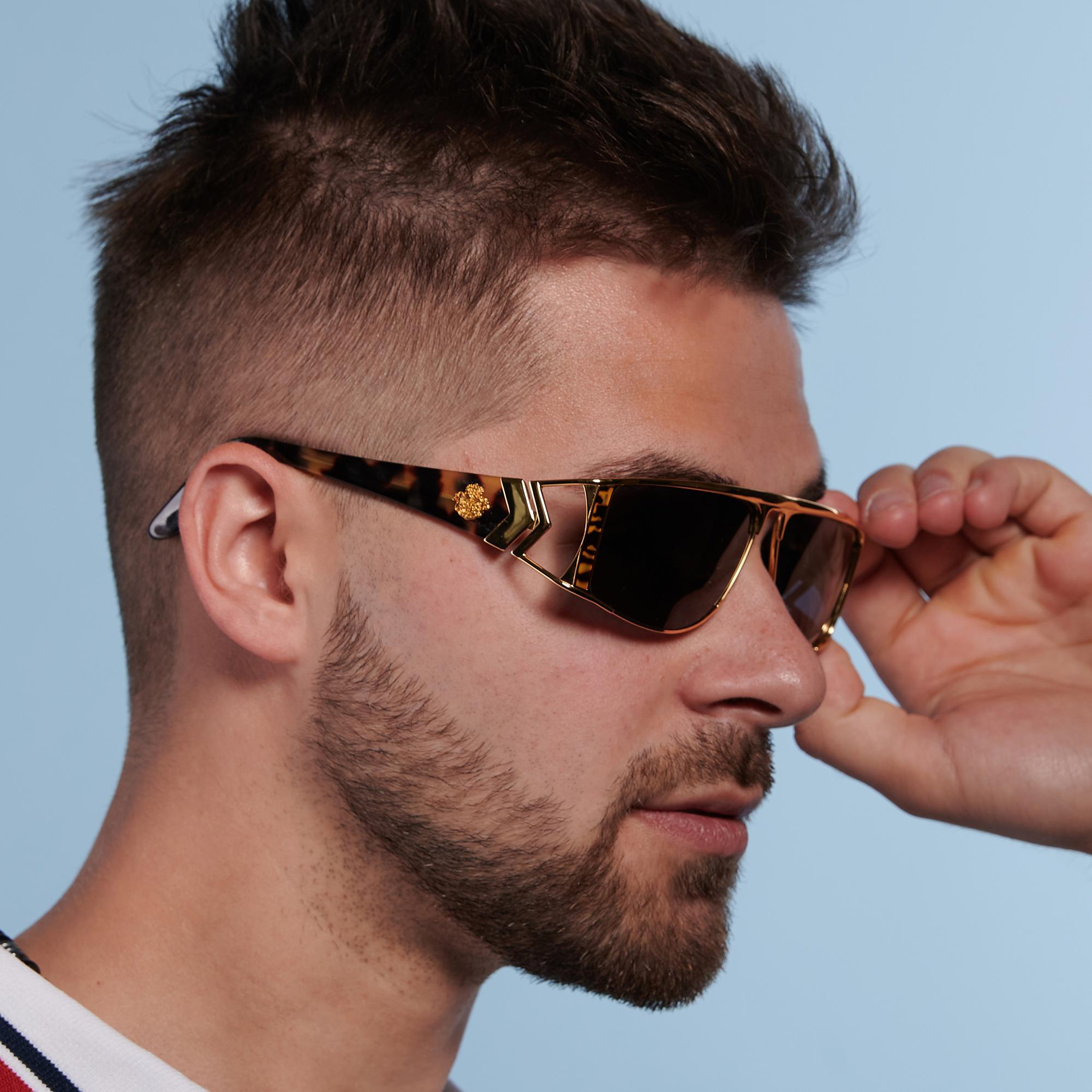 Vintage-Sonnenbrille von Von Furstenberg, hergestellt in Italien. Gold-Flugzeuge im Angebot 3