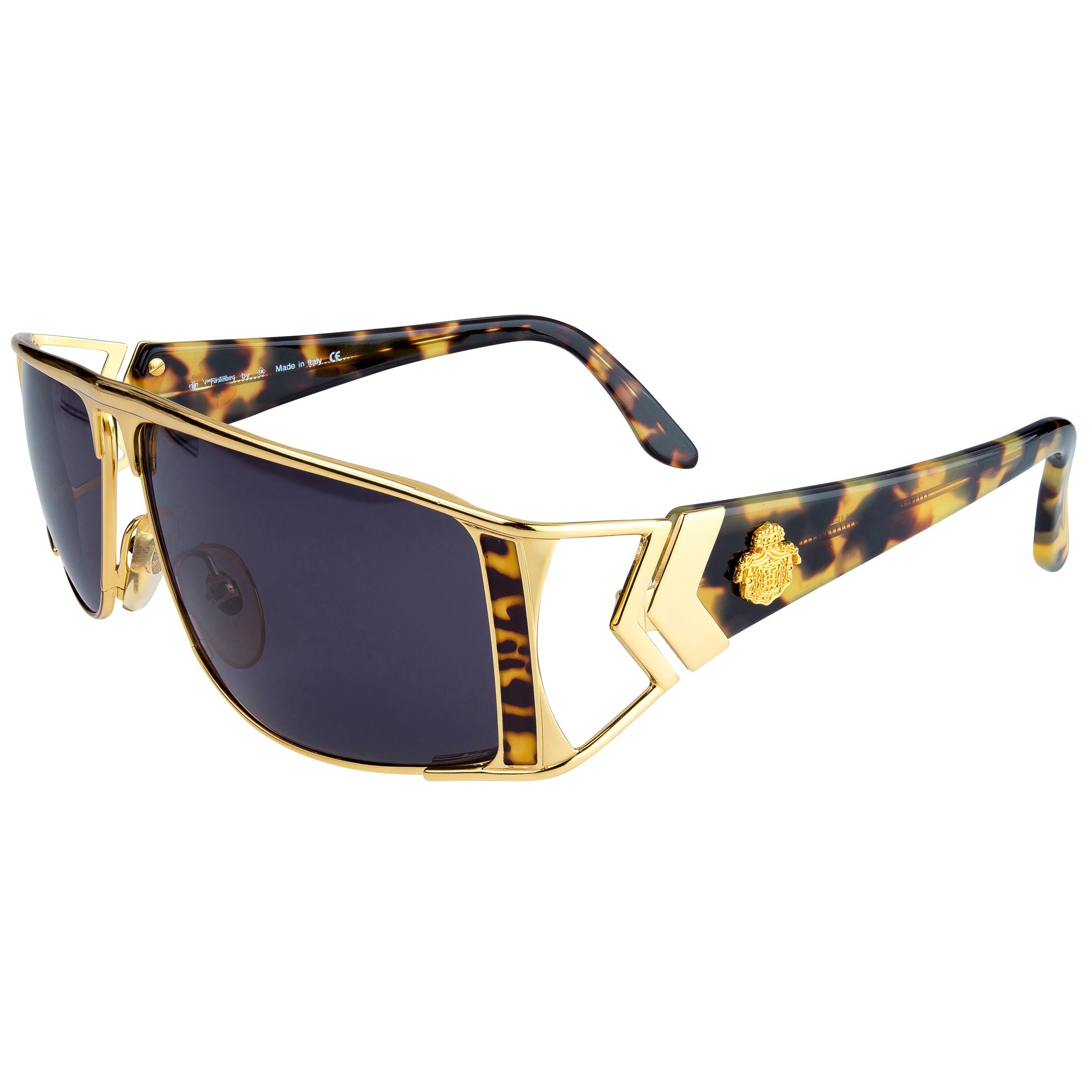 Vintage Sonnenbrille von Von Furstenberg, hergestellt in Italien. Goldene Fliegerbrille im Angebot