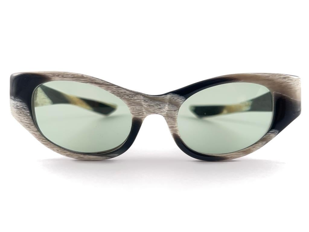 Vintage Suntimer Victory Cat Eye Made in France 1960 Sunglasses  For Sale 5