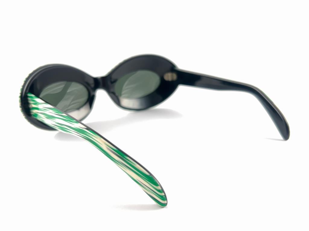 Women's or Men's Vintage Suntimer Victory Green Stripped Made in France 1960 Sunglasses  For Sale
