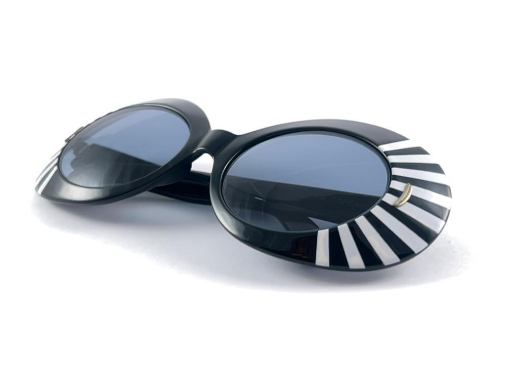 Vintage Suntimer Victory Rising Sun Skimo Style France Sunglasses, 1960   For Sale 8