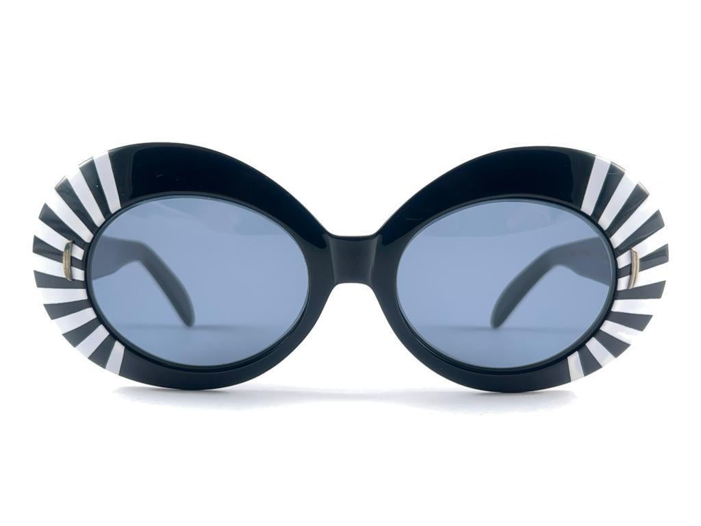 Vintage Suntimer Victory Rising Sun Skimo Style France Sunglasses, 1960   For Sale 4