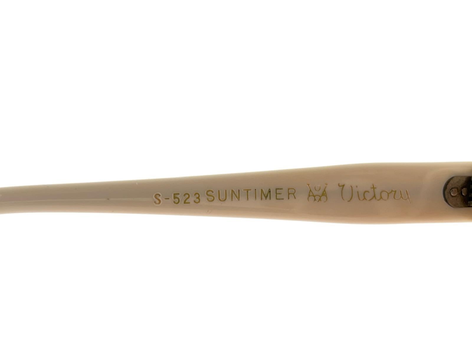 Vintage Suntimer Victory S 523 Beige Round Made in France 1960's Sunglasses For Sale 1