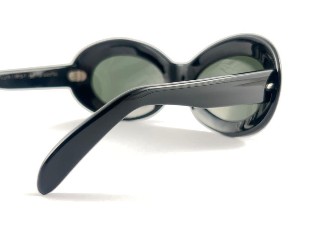 Vintage Suntimer Victory S 583 Schwarze Sonnenbrille, hergestellt in Frankreich 1960 im Angebot 1