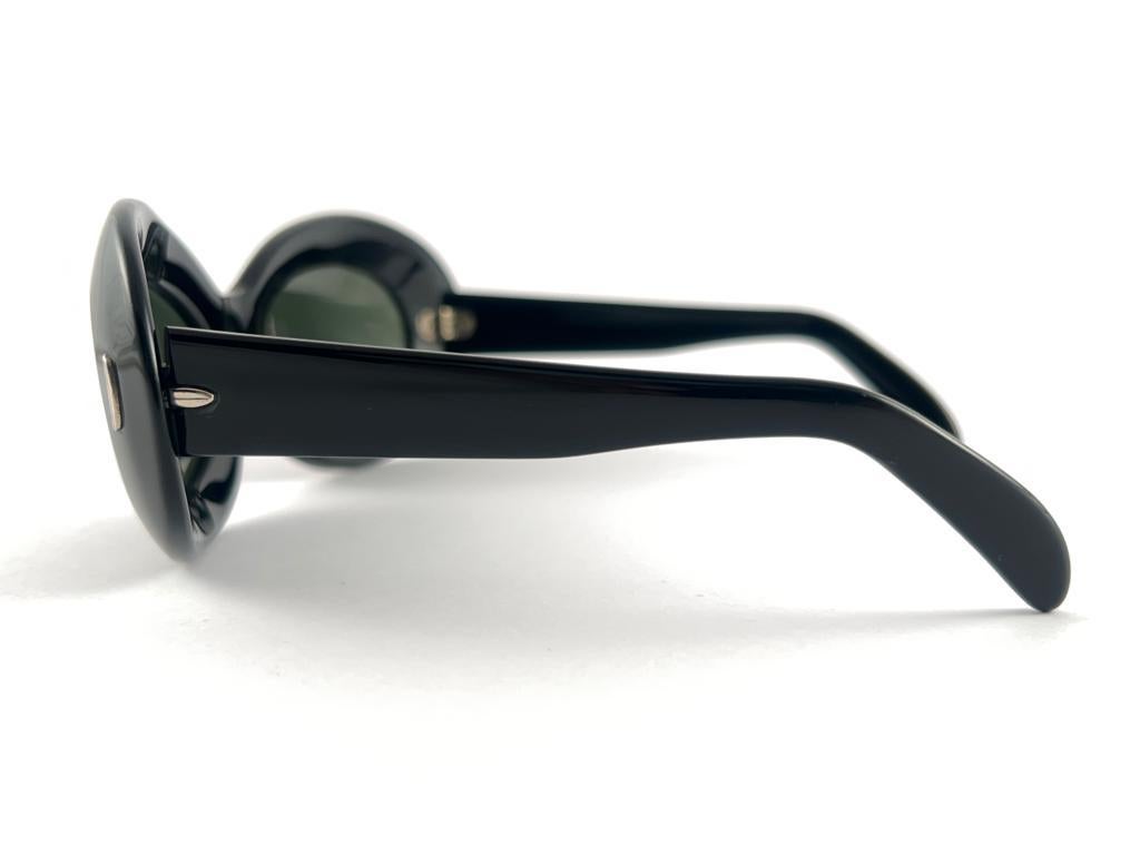 Vintage Suntimer Victory S 583 Black Made in France 1960 Sunglasses  For Sale 5