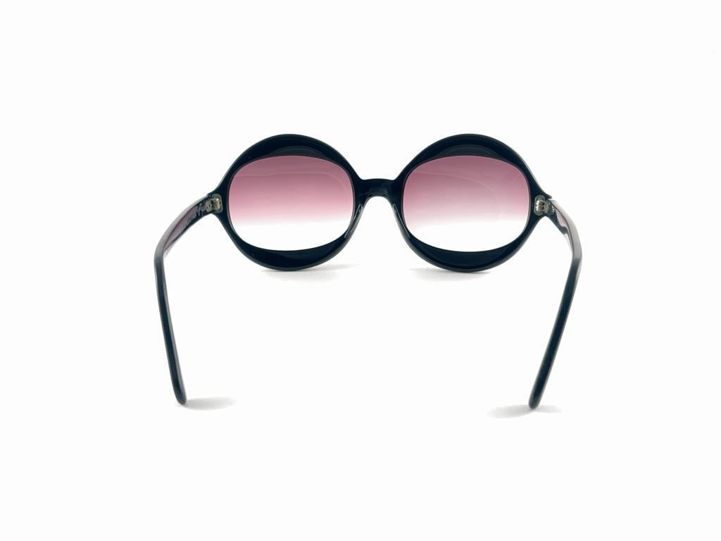 Vintage Suntimer Victory S 655 Black Made in France 1960's Sunglasses  For Sale 4