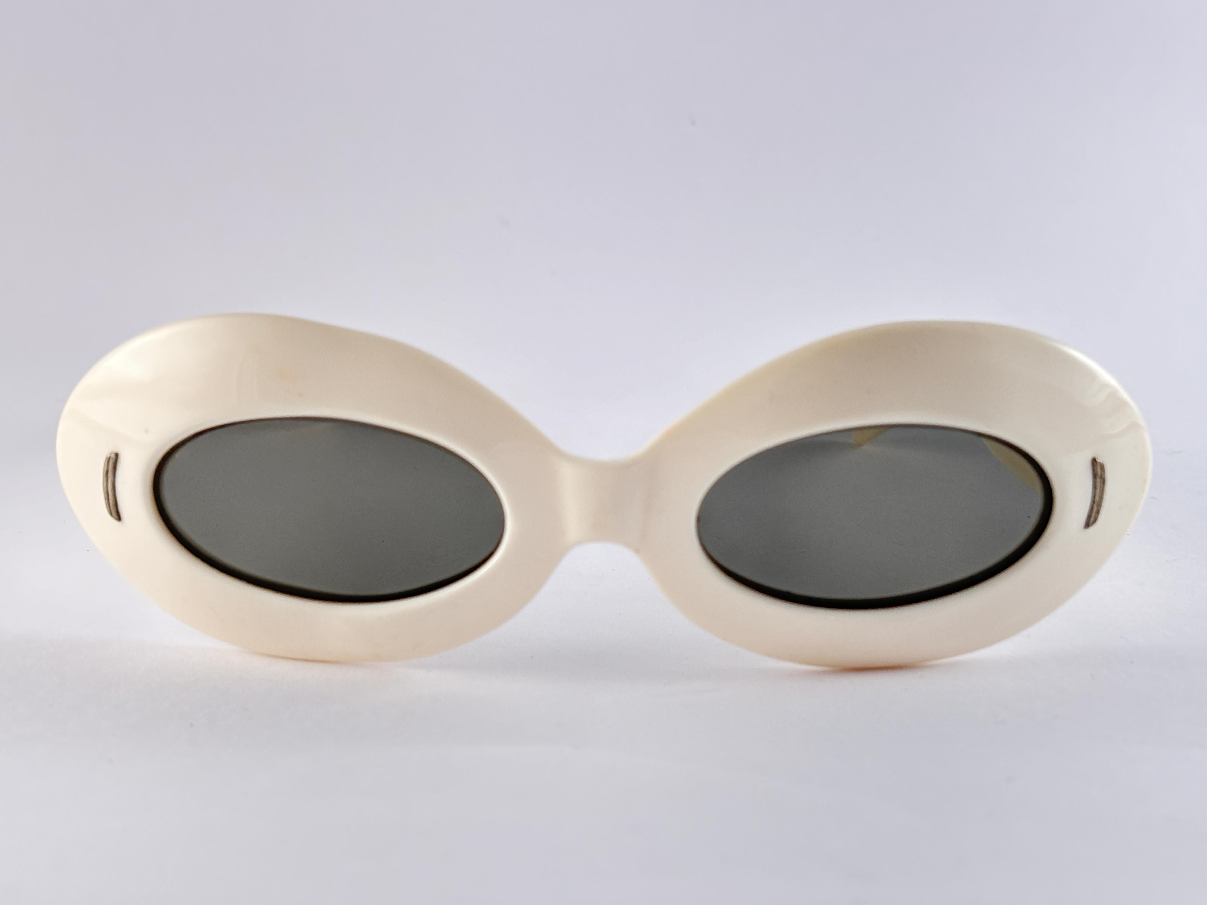 Vintage Suntimer Victory Suntimer, hergestellt in Frankreich 1960, Vintage-Sonnenbrille für Damen oder Herren im Angebot