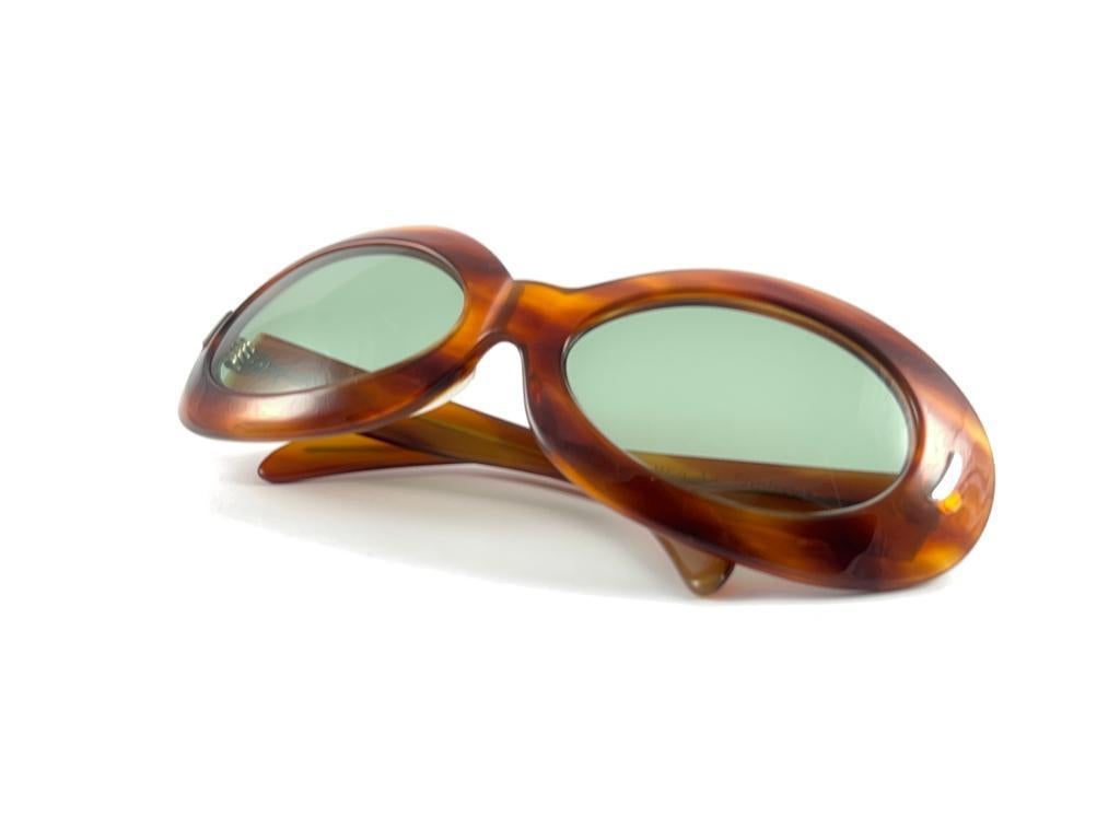 Vintage Suntimer Victory Tortoise Made in France 1960 Sunglasses  In Excellent Condition In Baleares, Baleares