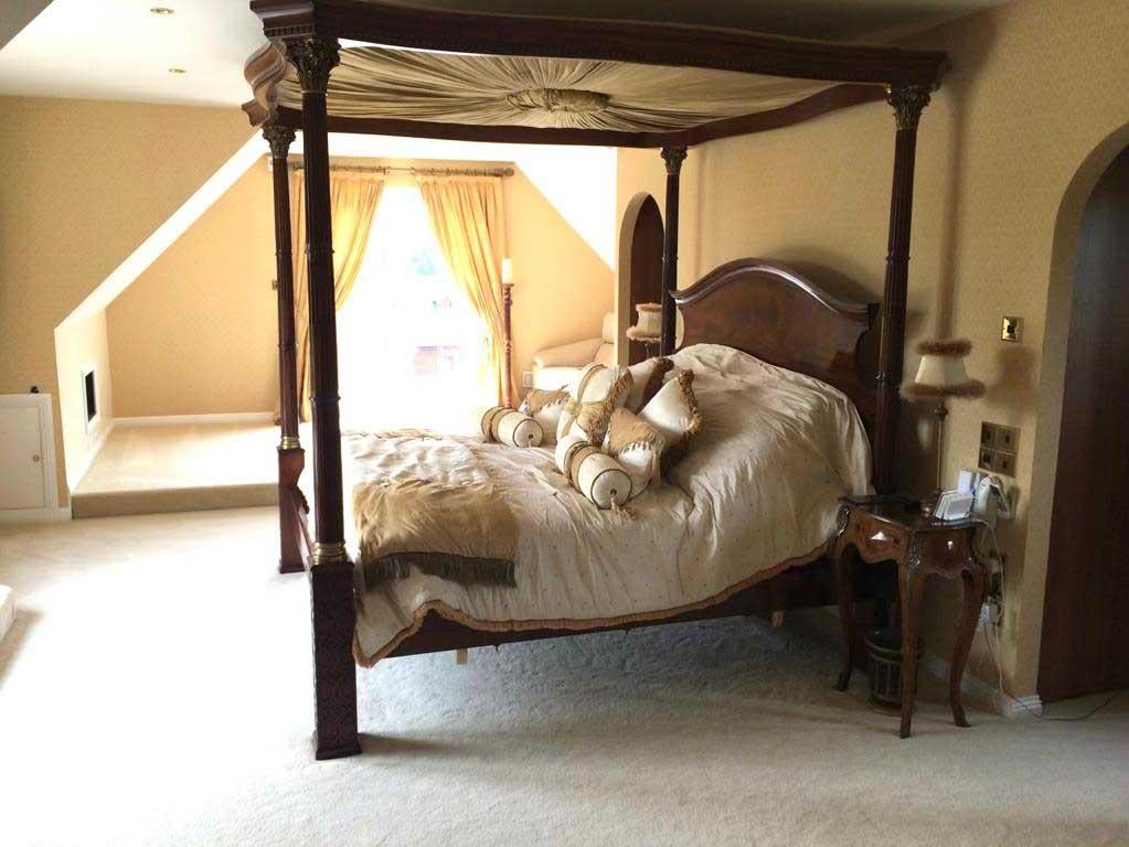 Vintage Super King Mahogany Four Poster Bed with Silk Canopy, 20th C 15