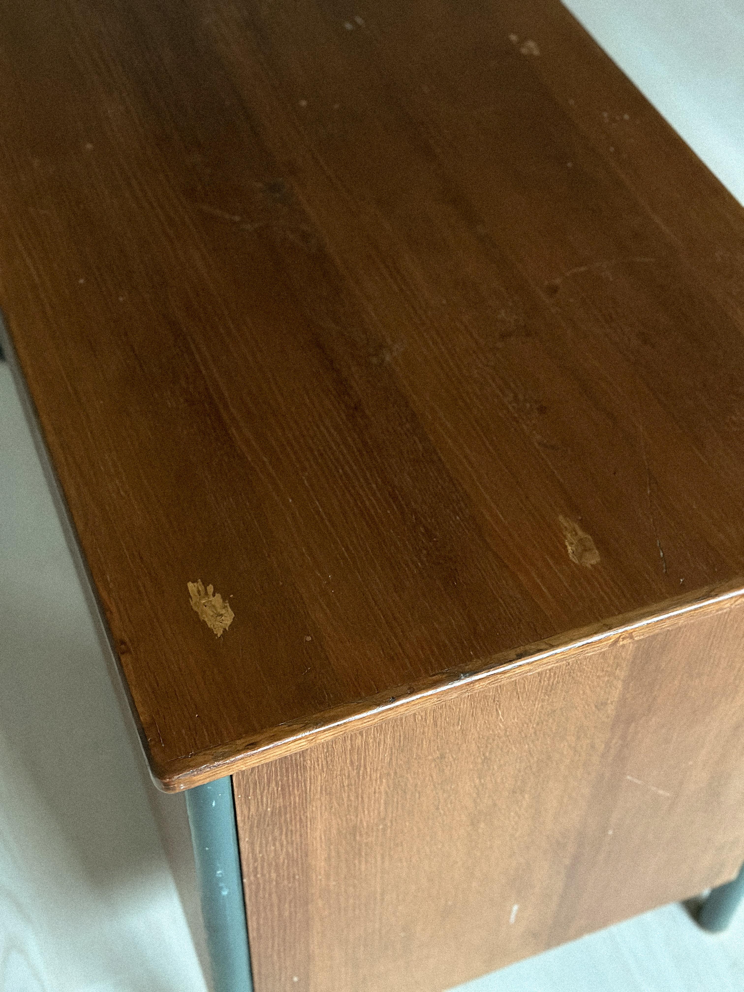 Vintage “Surveillant” desk attributed to Ateliers Jean Prouvé, France, c. 1960s For Sale 5