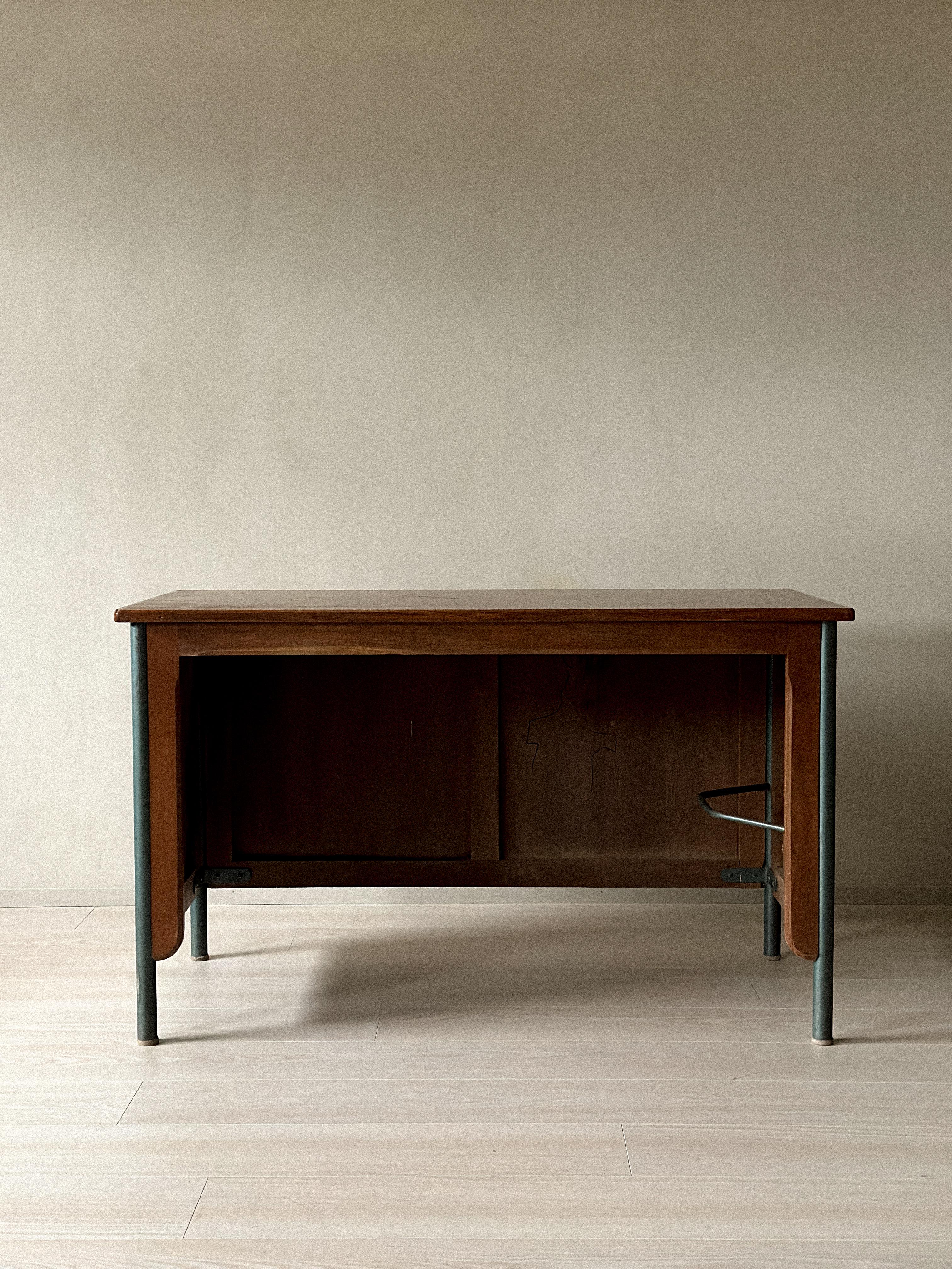 Mid-Century Modern Vintage “Surveillant” desk attributed to Ateliers Jean Prouvé, France, c. 1960s For Sale