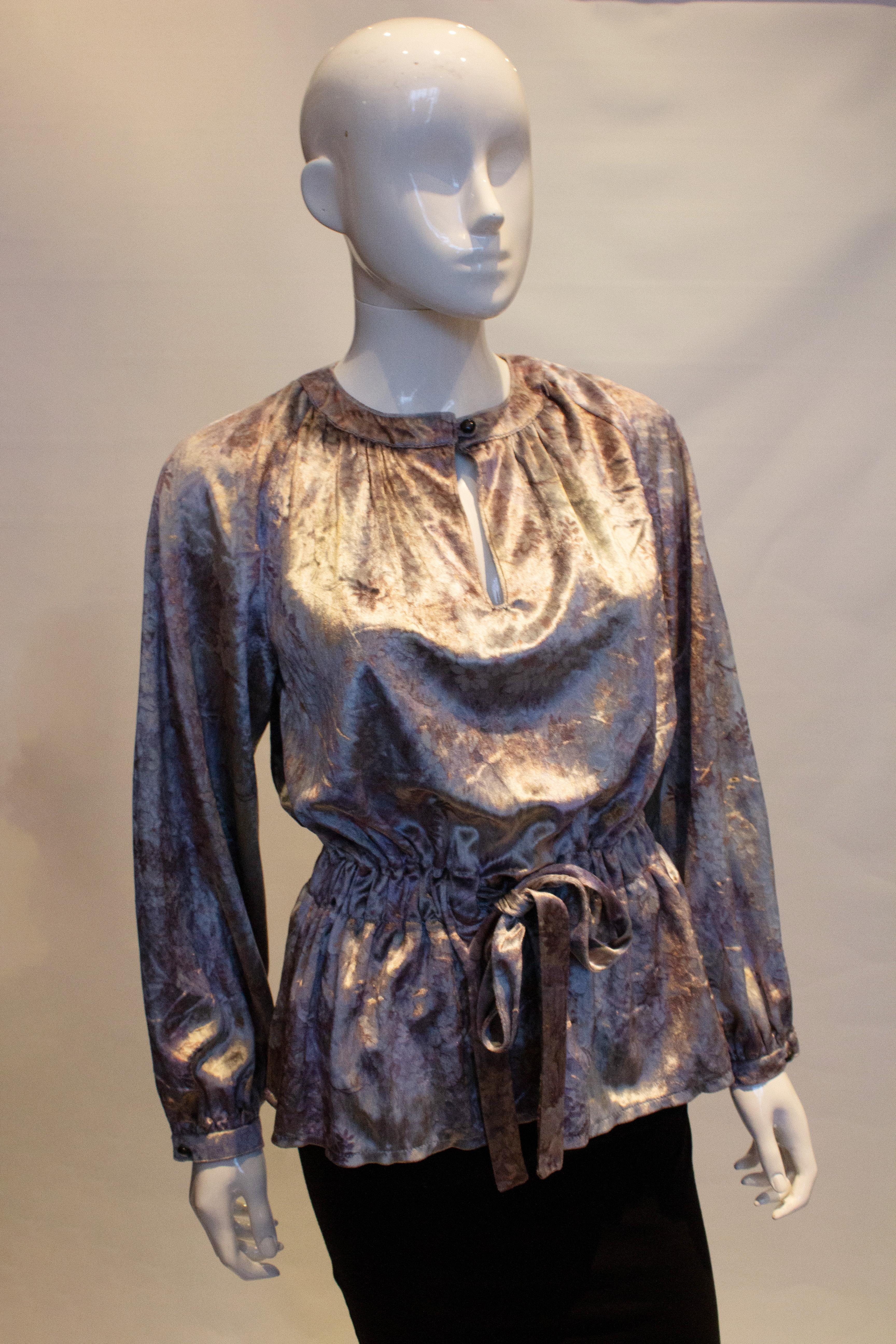 Vintage Susan Small - Top en velours de soie Pour femmes en vente