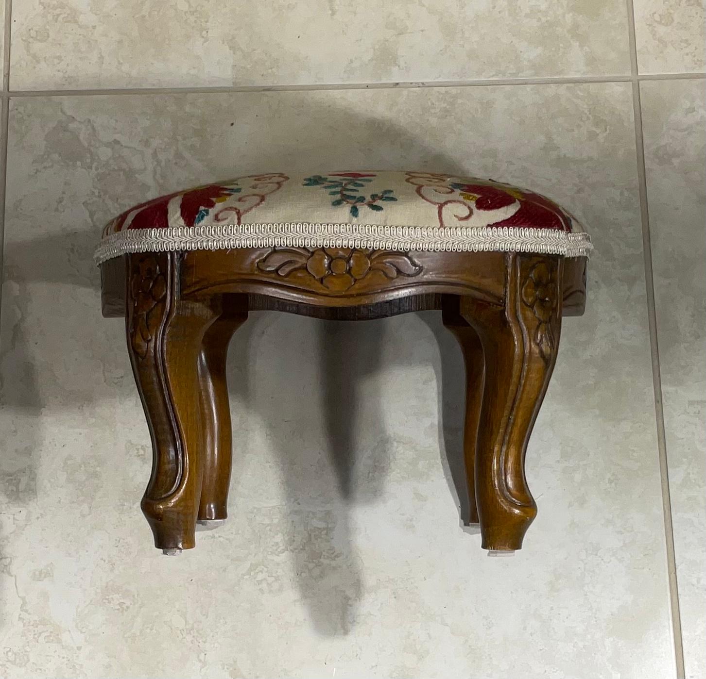 Vintage Suzani Foot Stool In Good Condition For Sale In Delray Beach, FL