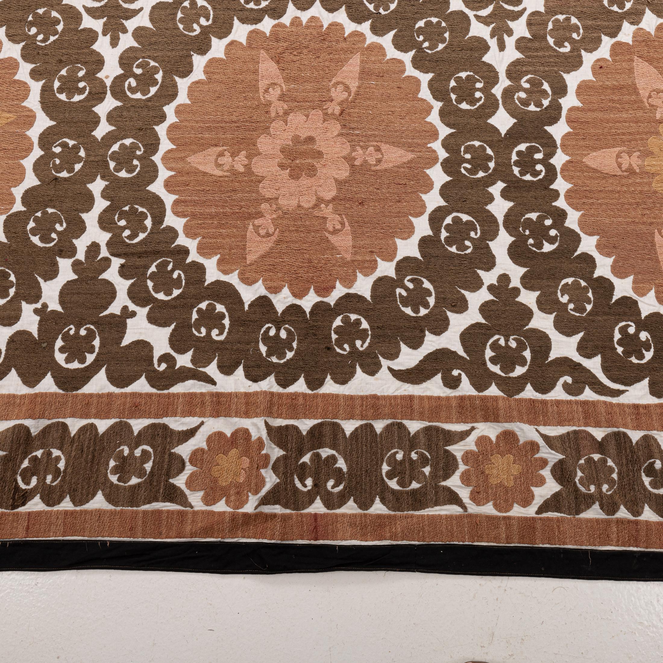 Suzani aus Samarkand, Usbekistan, Vintage (Usbekisch) im Angebot