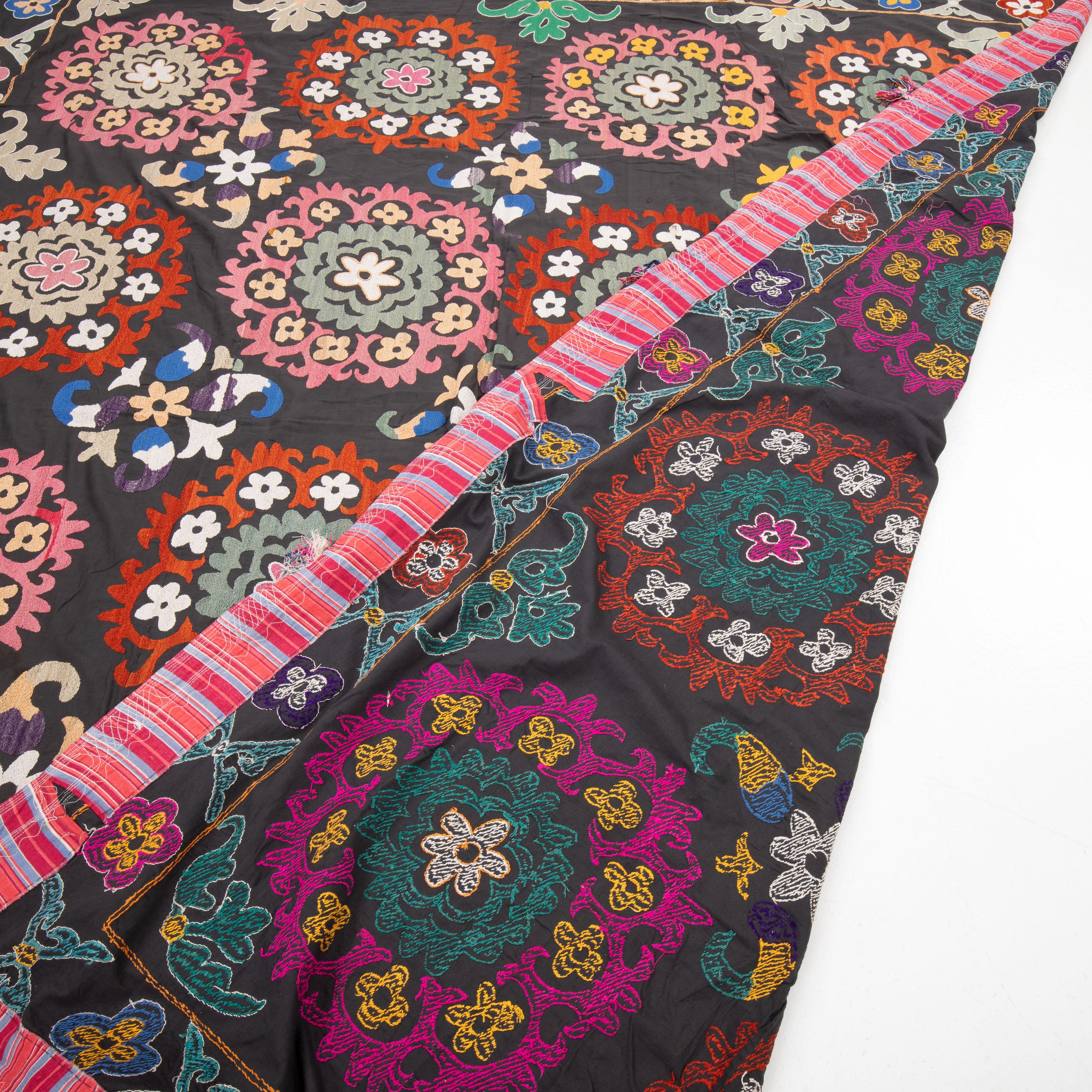 Vintage Suzani from , Uzbekistan For Sale 5