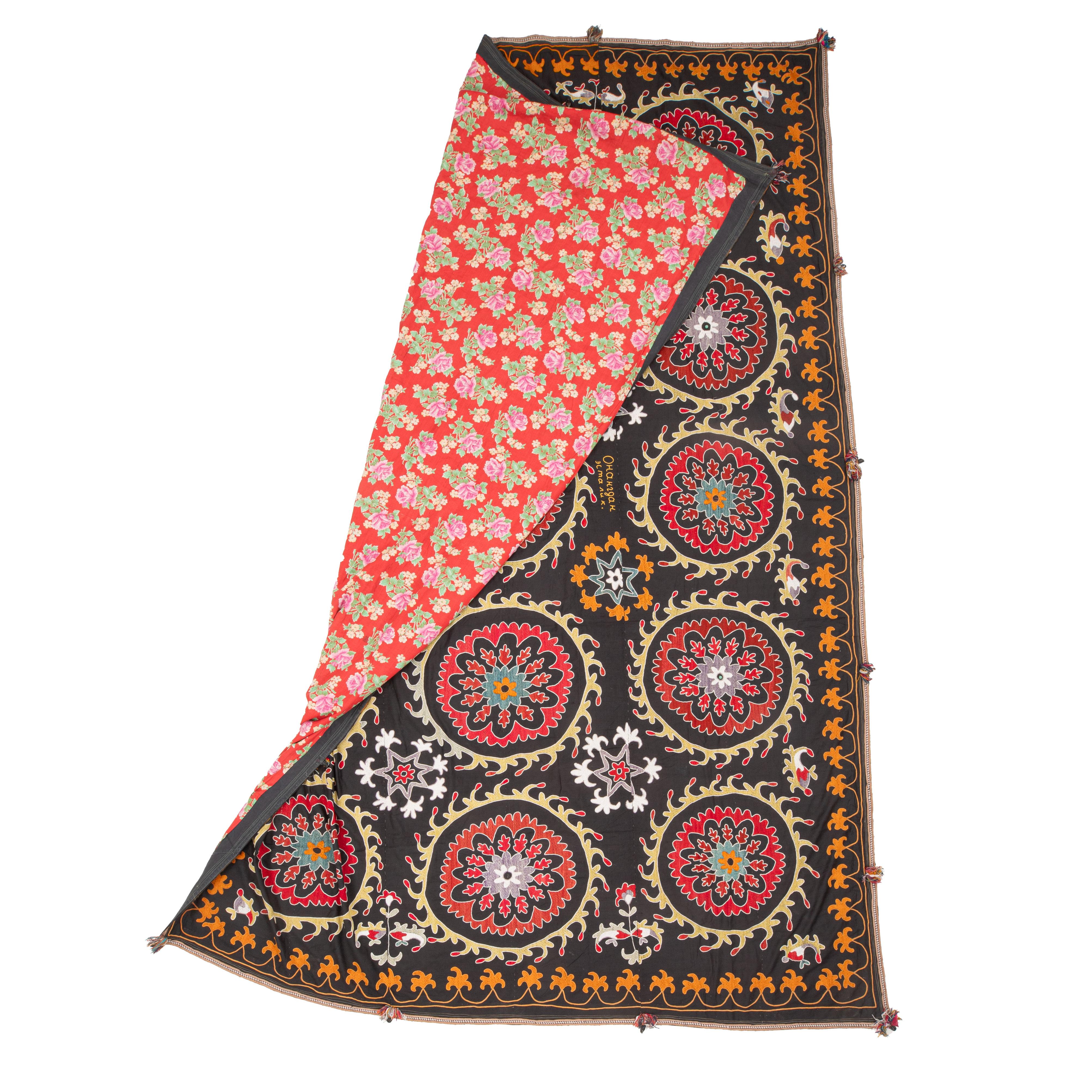 Suzani aus Usbekistan, Vintage (Usbekisch) im Angebot