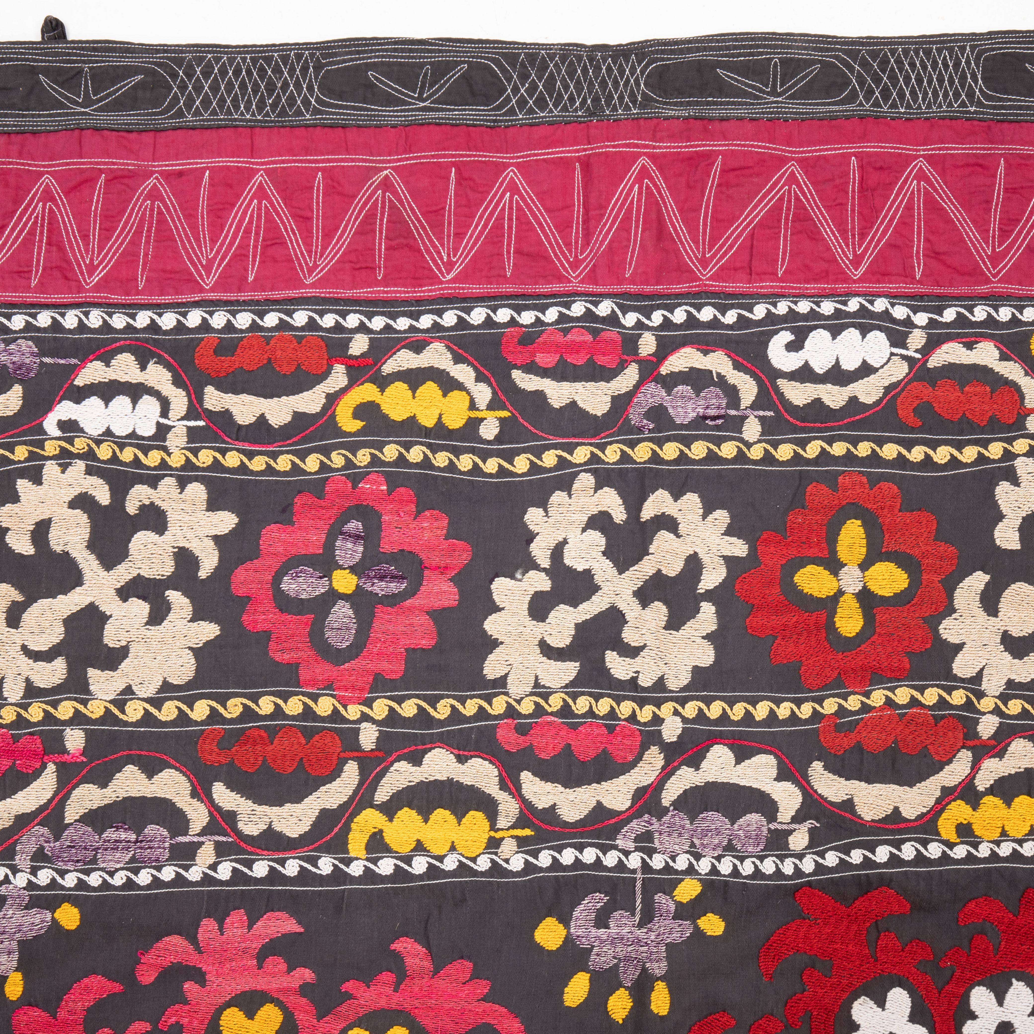Suzani aus Usbekistan, Vintage im Angebot 1