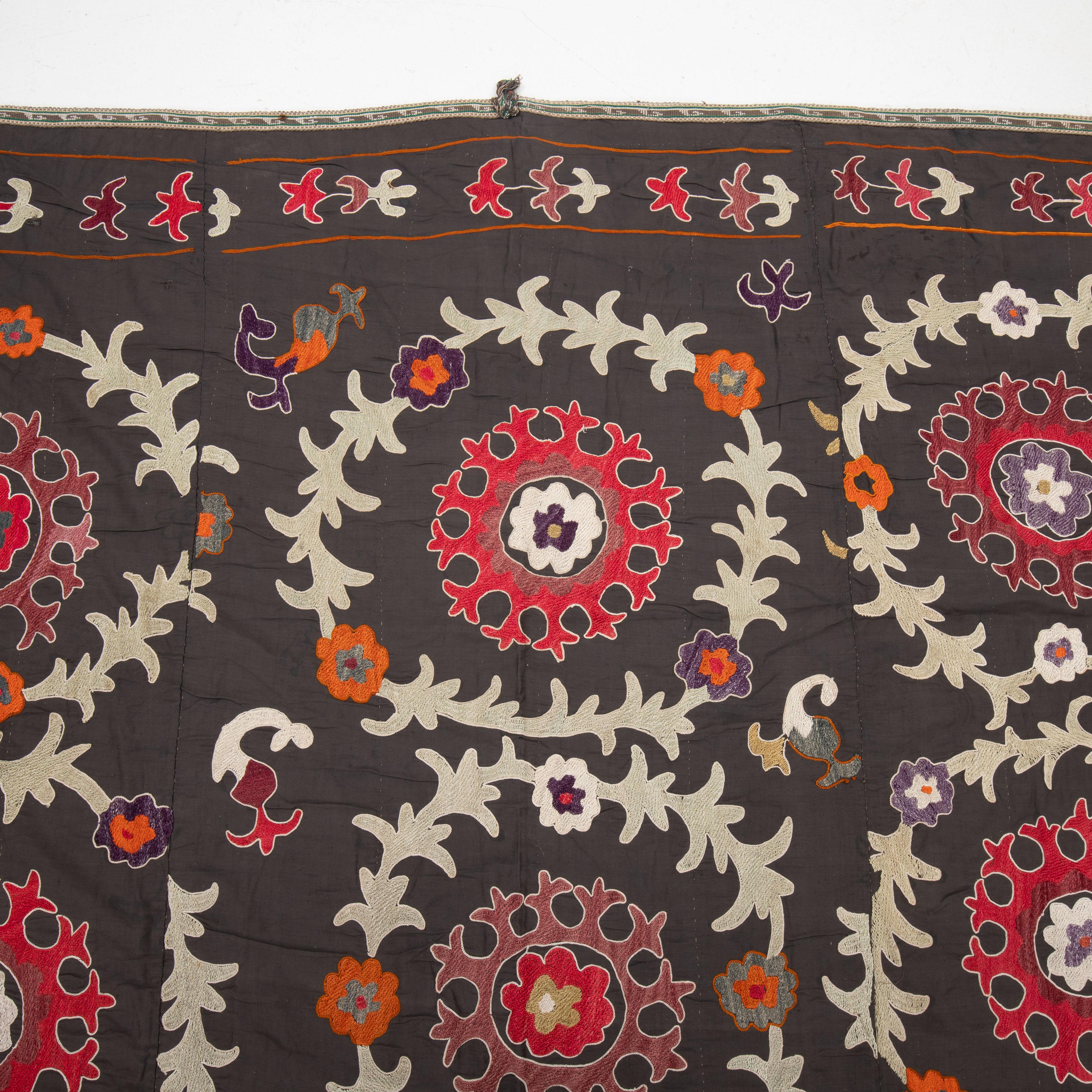 Vintage Suzani from , Uzbekistan For Sale 2