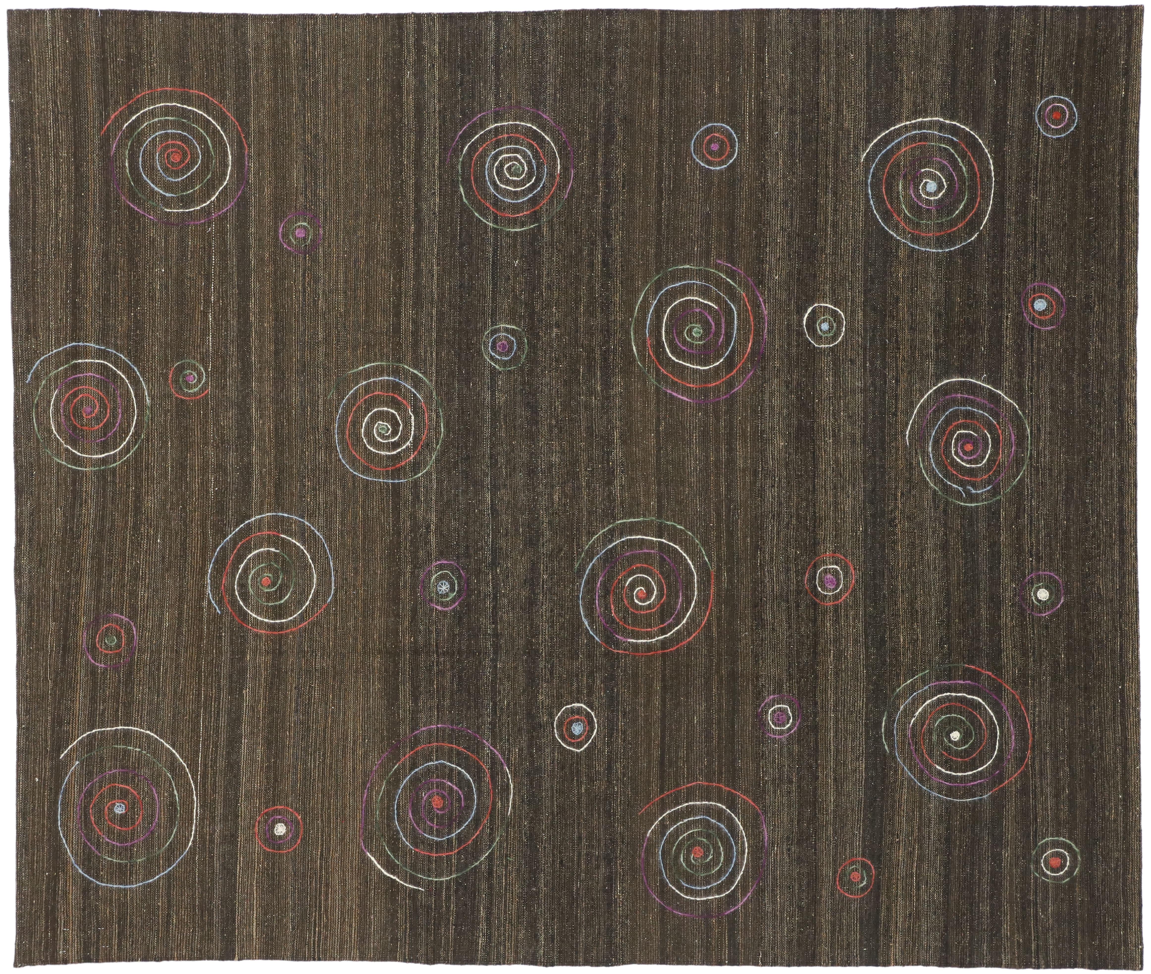 Suzani Vintage Vintage-Kelim-Teppich im böhmischen Stil mit Stickereien im Angebot 2