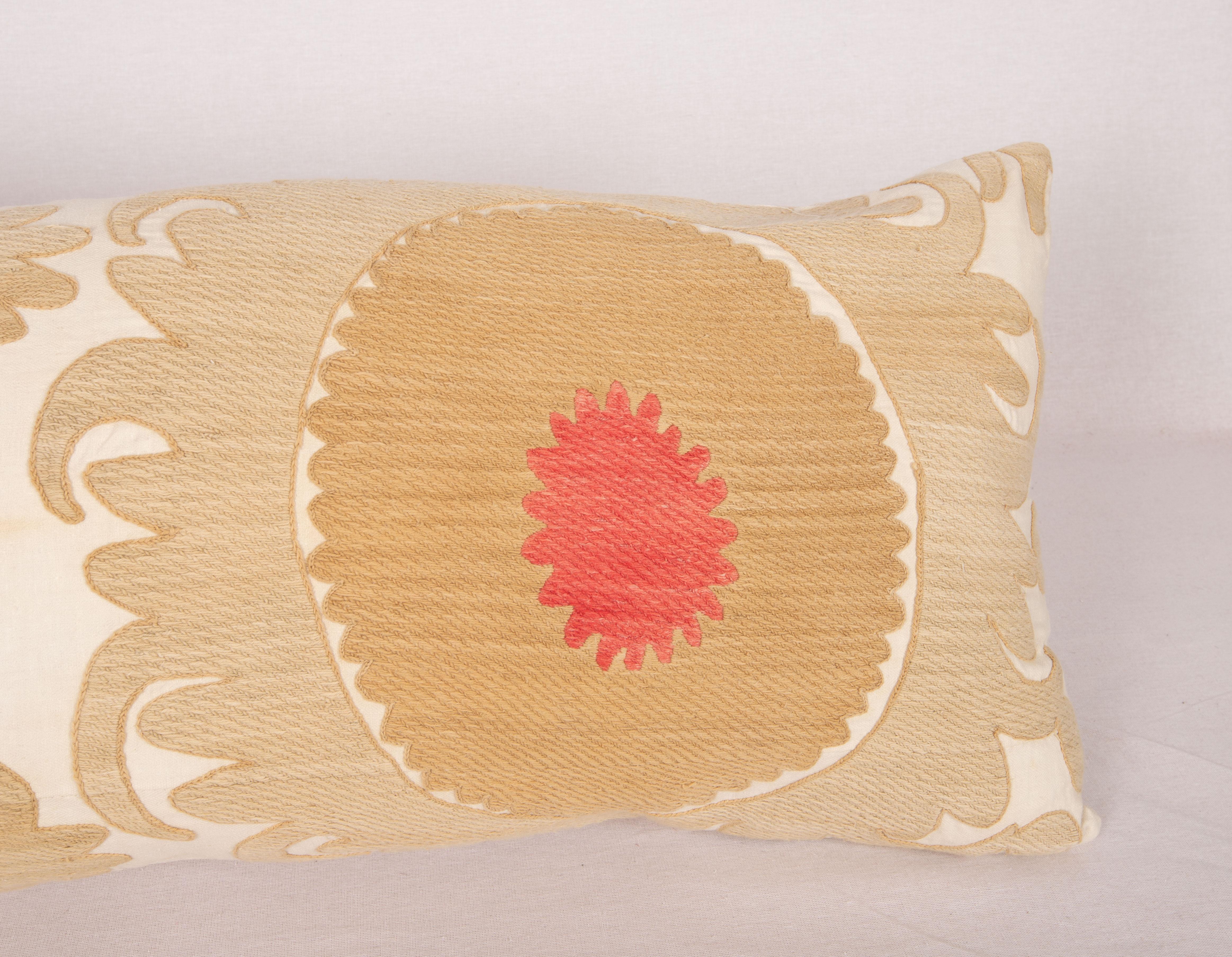 Vintage Suzani Lumbar Pillow Case, Mid 20th C. In Good Condition In Istanbul, TR