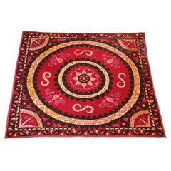 Vintage Suzani Uzbekistán Bordado Textil Rojo y Negro