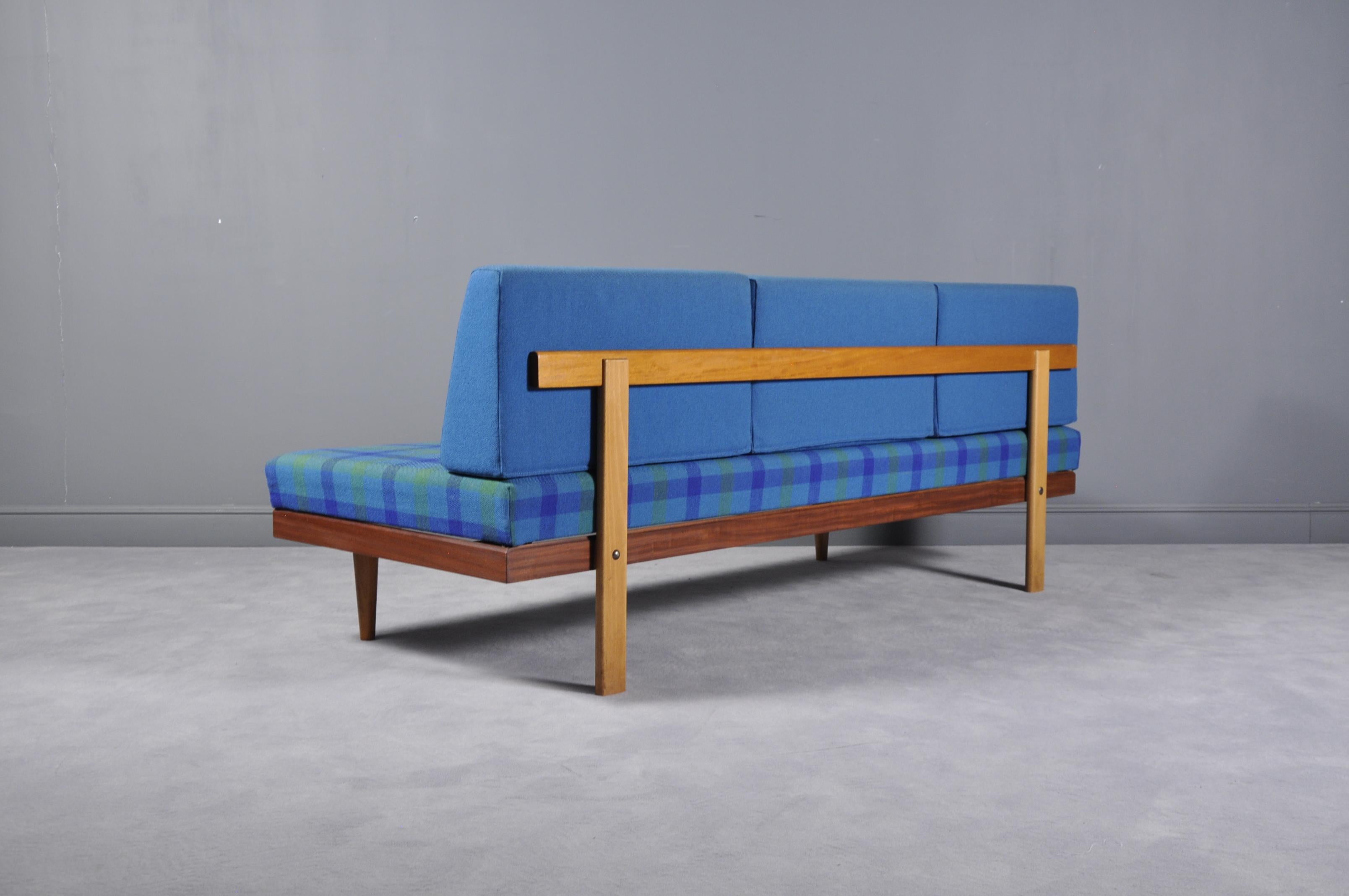 This 1960s 'Svane' daybed was designed by Haldor Vik and Ingmar Relling for Ekornes, Norway. Ingmar Relling was an impassioned designer, who created a series of functional furniture designs throughout his long career. Simplicity, minimalism,