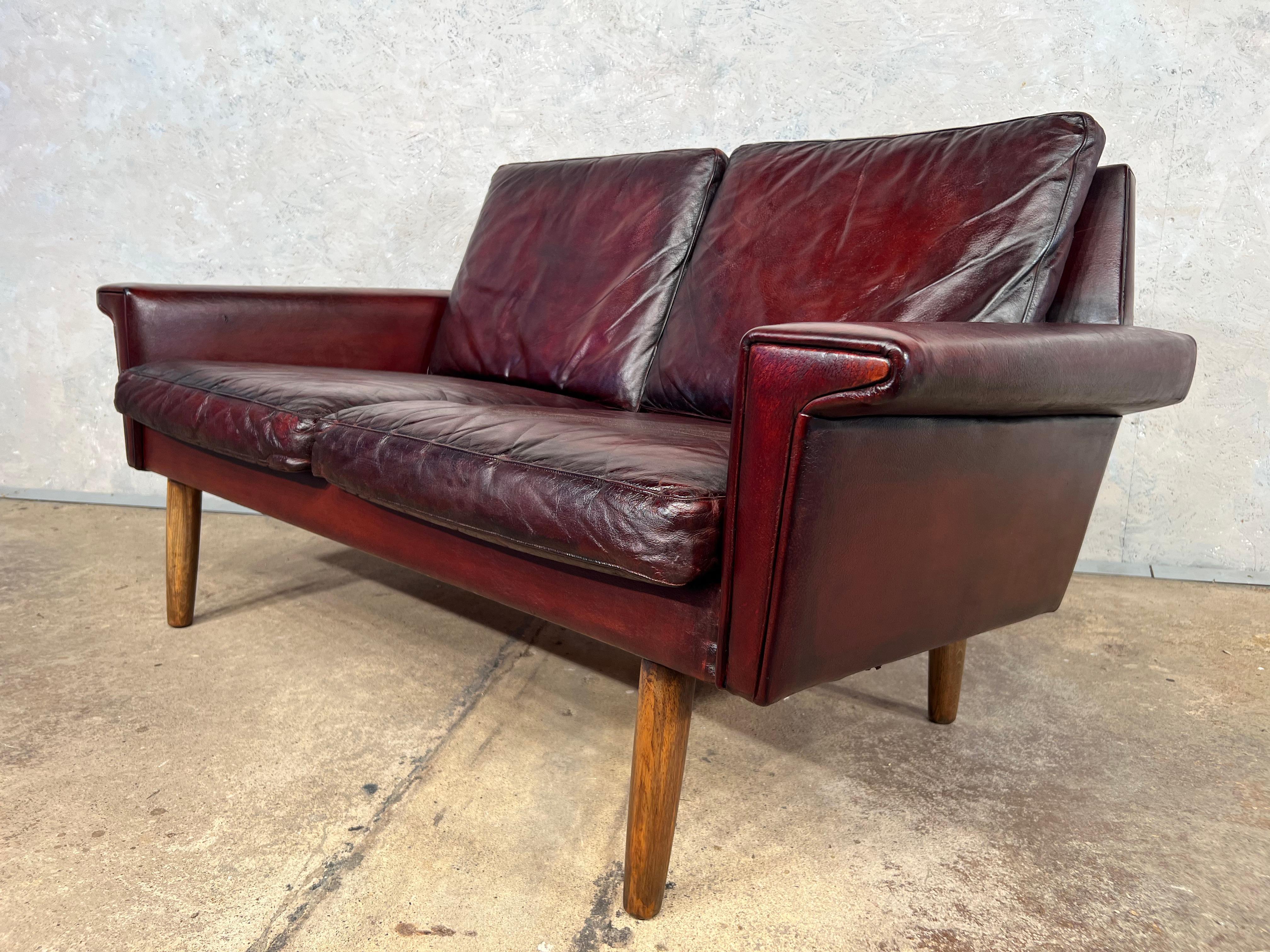 20th Century Vintage Svend Skipper Danish 1970 Deep Cherry Leather 2 Seater Leather Sofa #549 For Sale