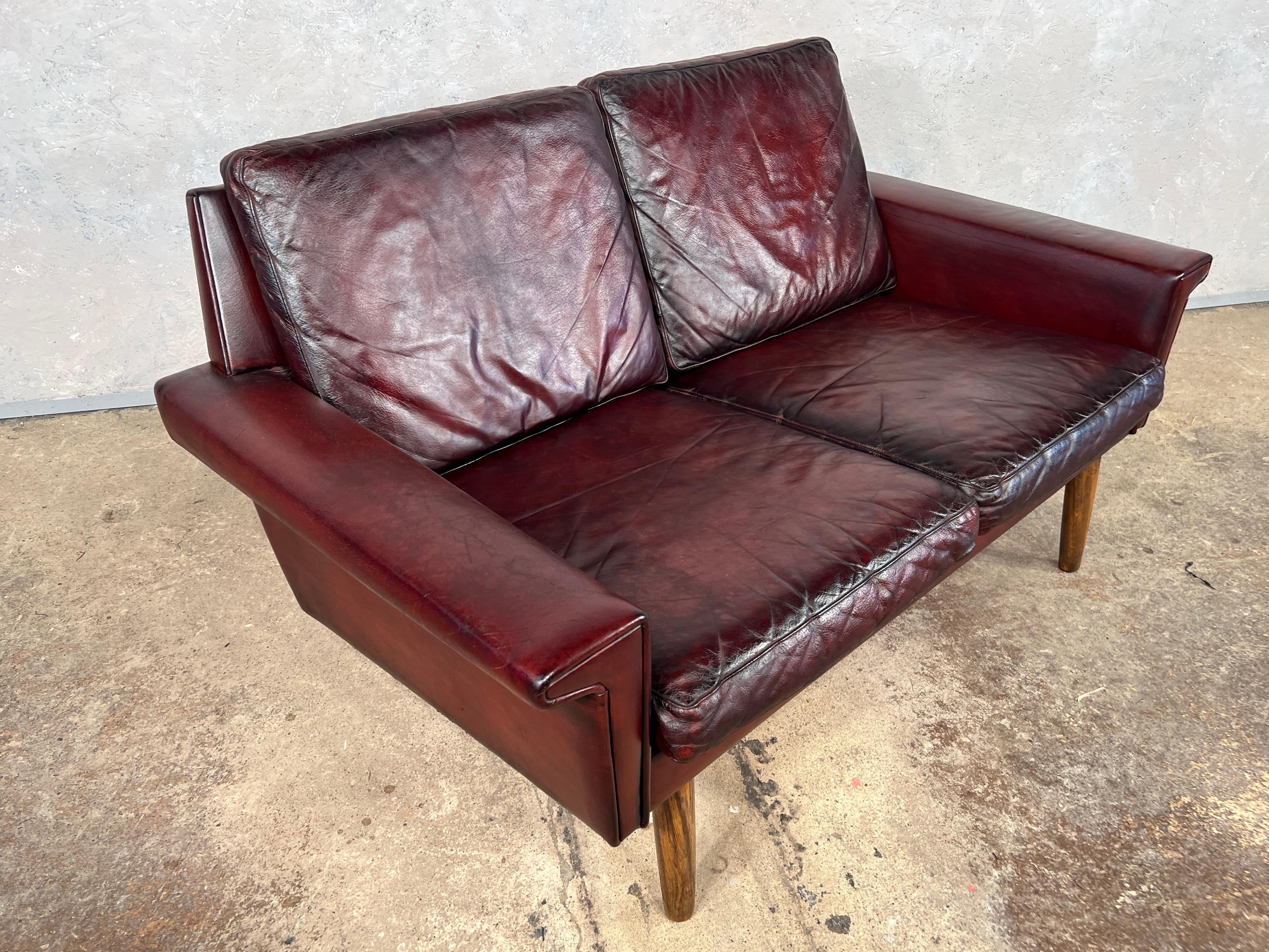 Vintage Svend Skipper Danish 1970 Deep Cherry Leather 2 Seater Leather Sofa #549 For Sale 1