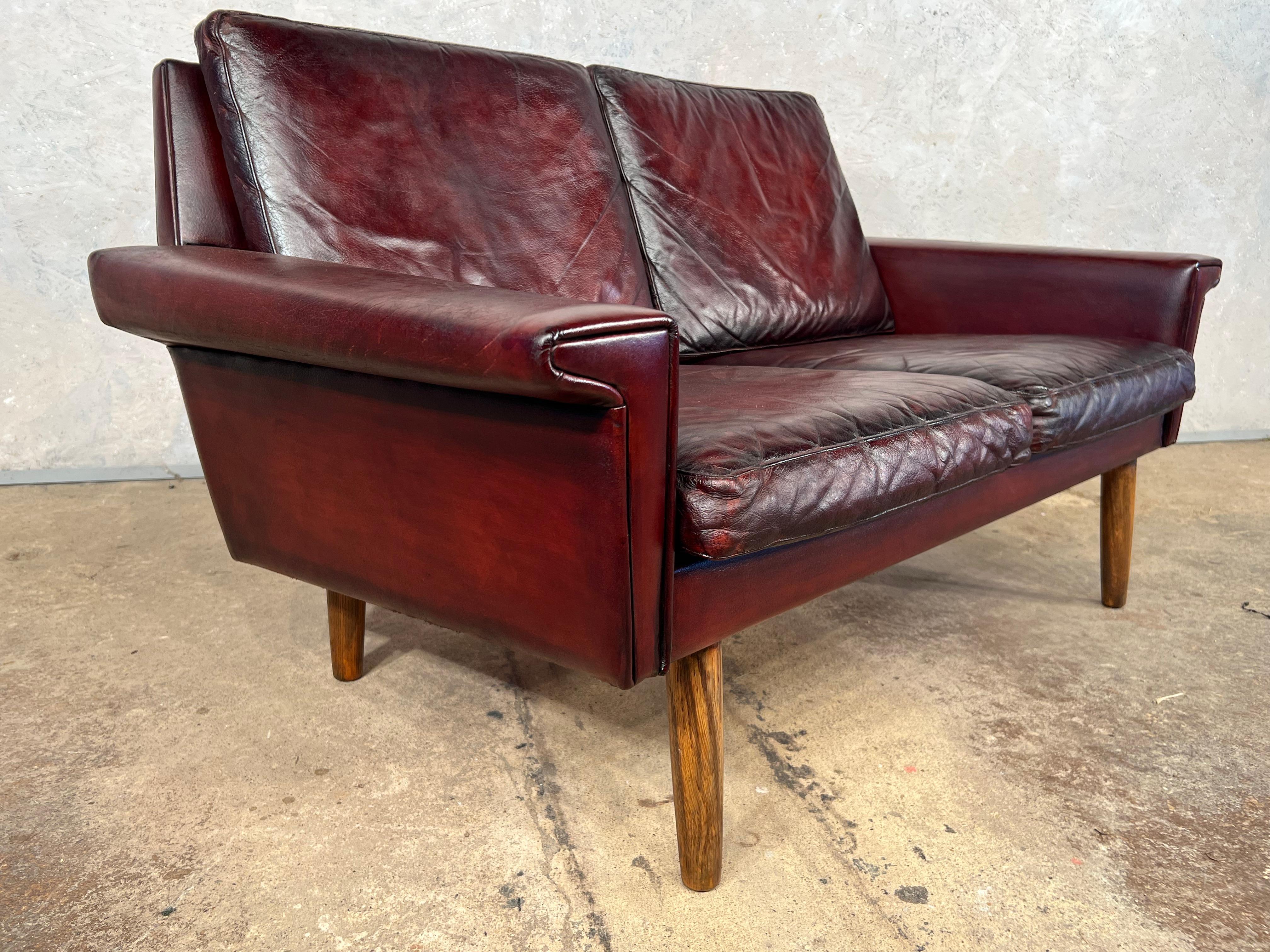 Vintage Svend Skipper Danish 1970 Deep Cherry Leather 2 Seater Leather Sofa #549 For Sale 2