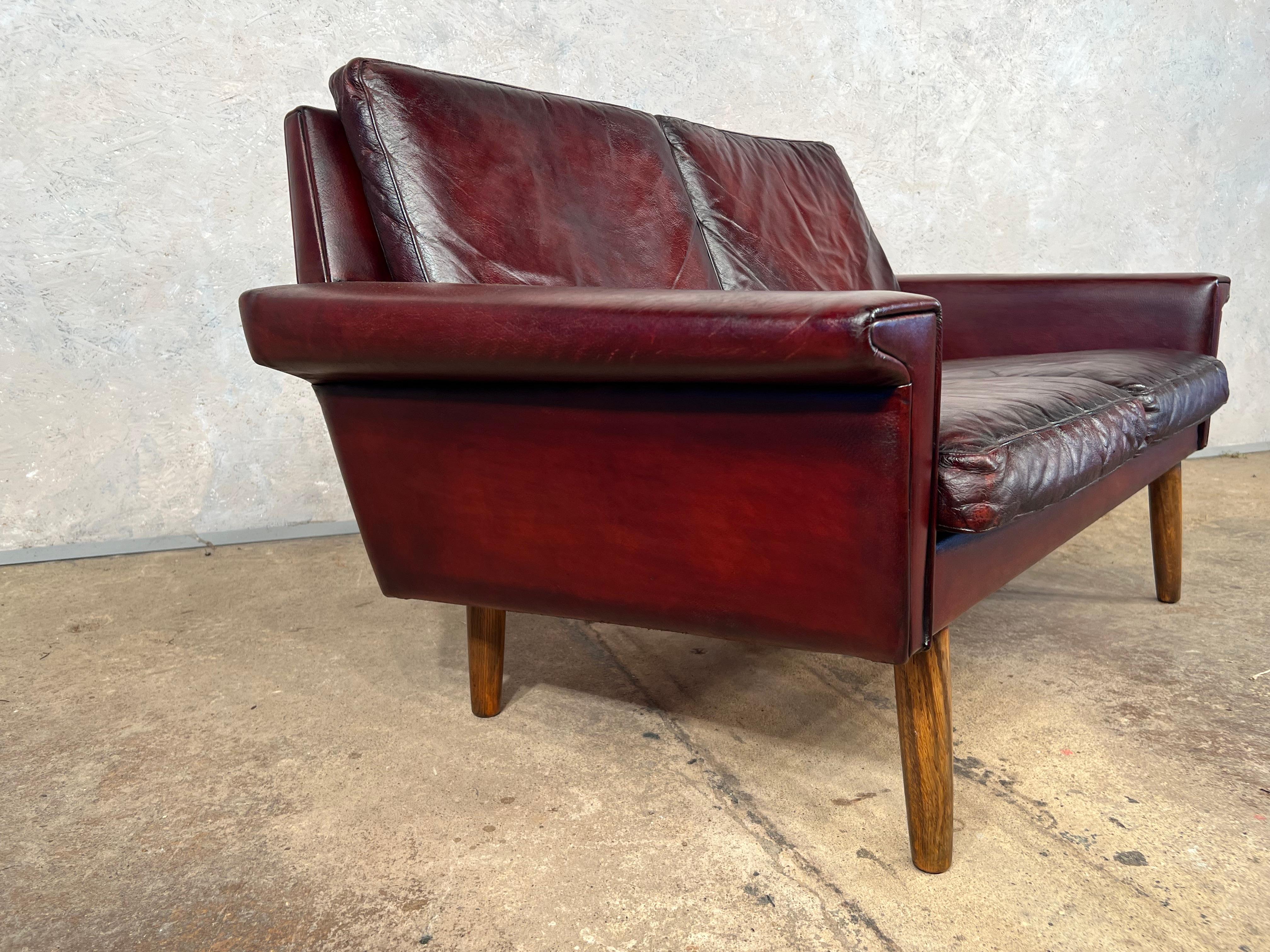 Vintage Svend Skipper Danish 1970 Deep Cherry Leather 2 Seater Leather Sofa #549 For Sale 3