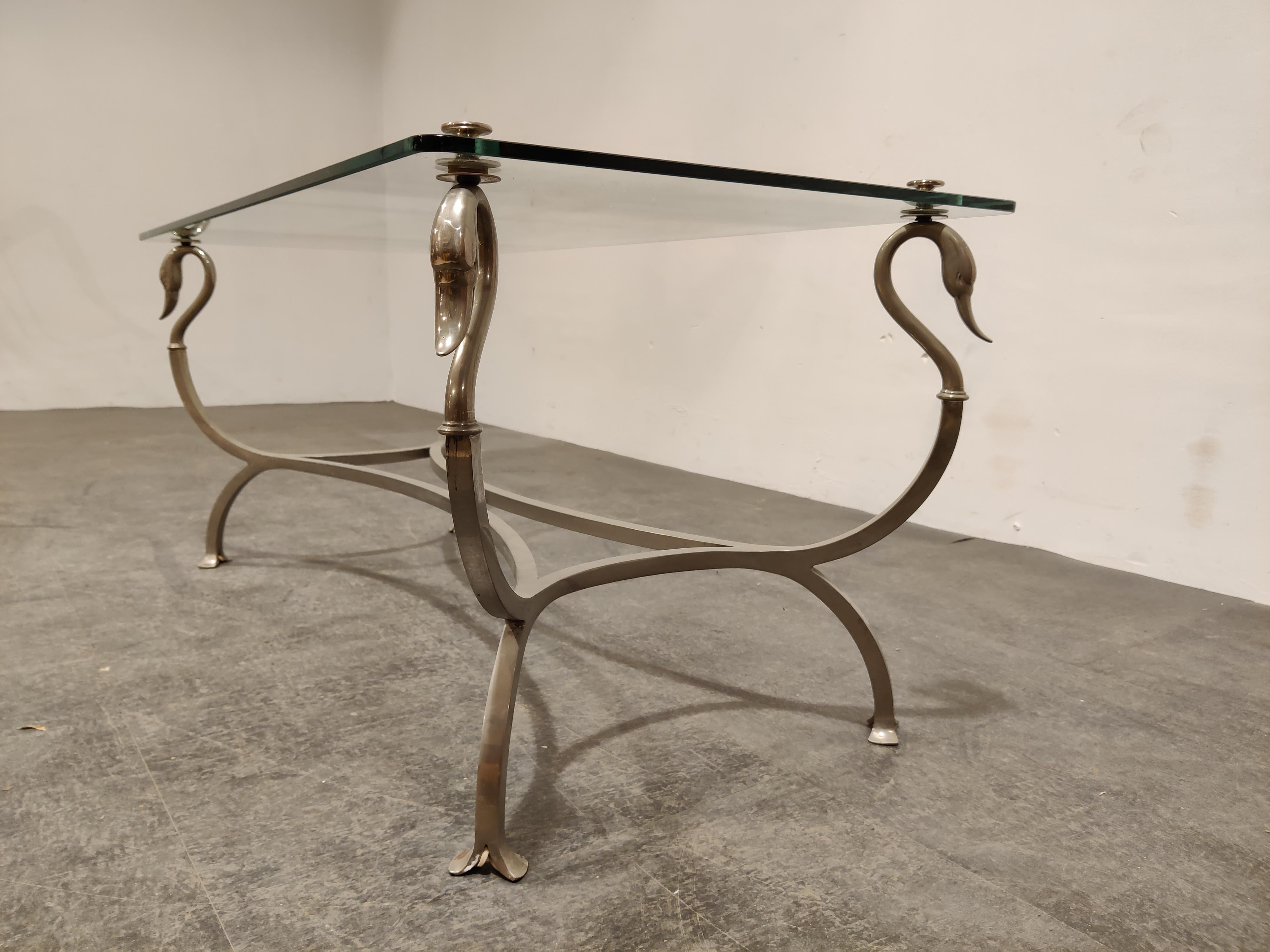 Vintage Swan Coffee Table, 1970s In Good Condition In Leuven, Vlaams Gewest